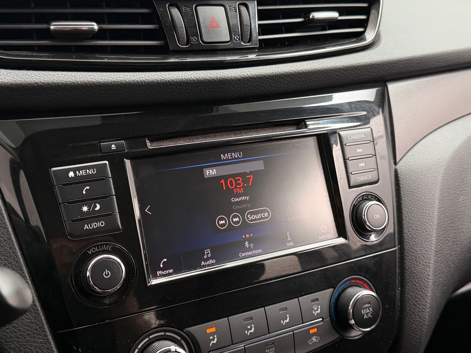 Thumbnail: 2021 Nissan Rogue Sport - 4