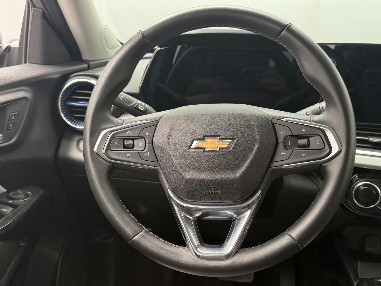 Thumbnail: 2025 Chevrolet Trax - 4