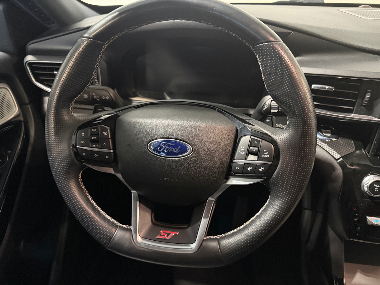 Thumbnail: 2021 Ford Explorer - 4
