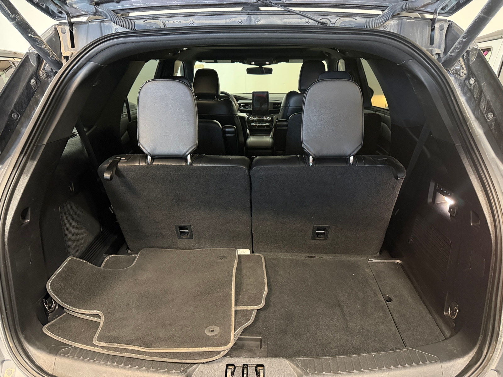 Thumbnail: 2021 Ford Explorer - 6