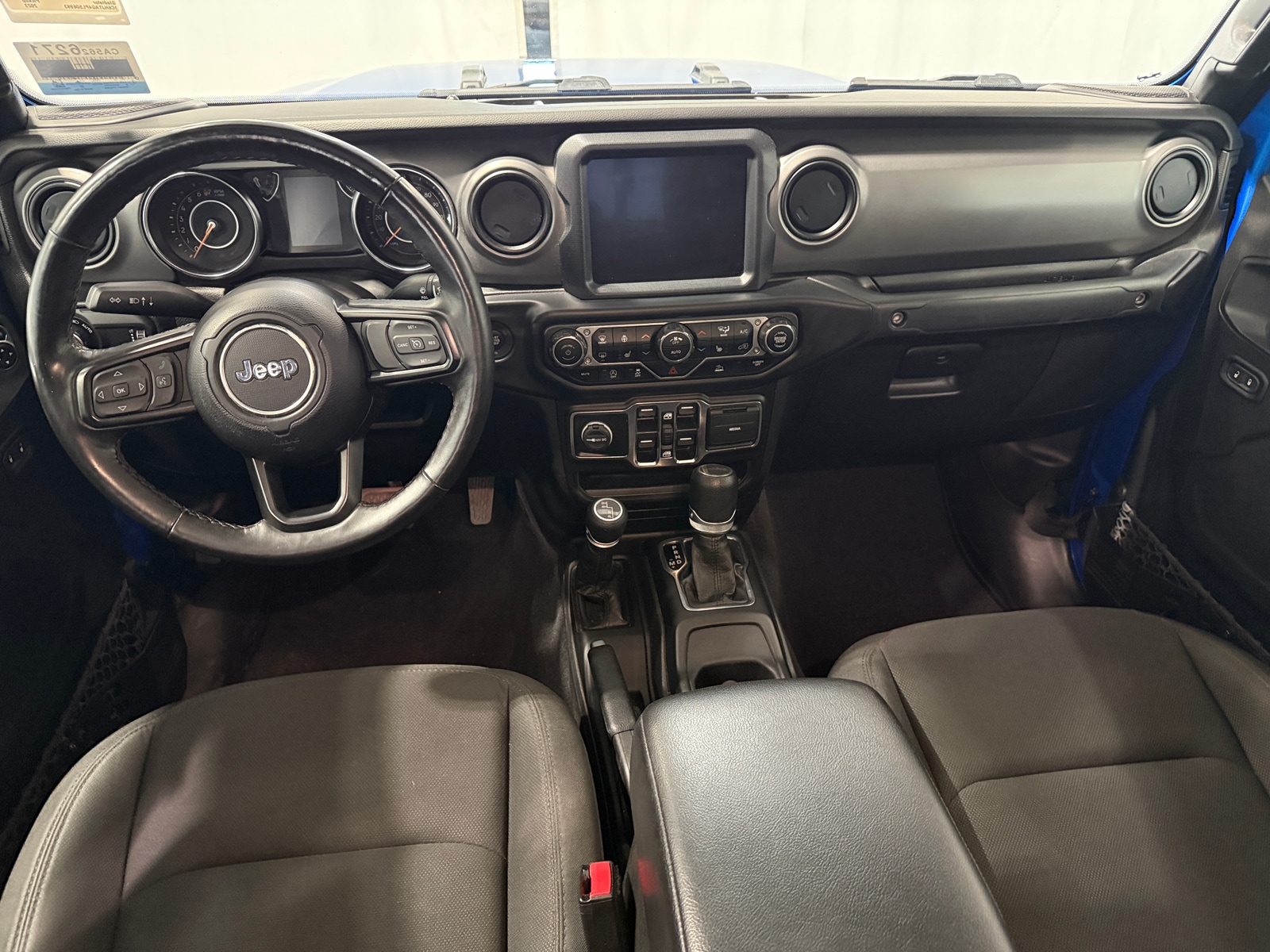 Thumbnail: 2023 Jeep Gladiator - 3
