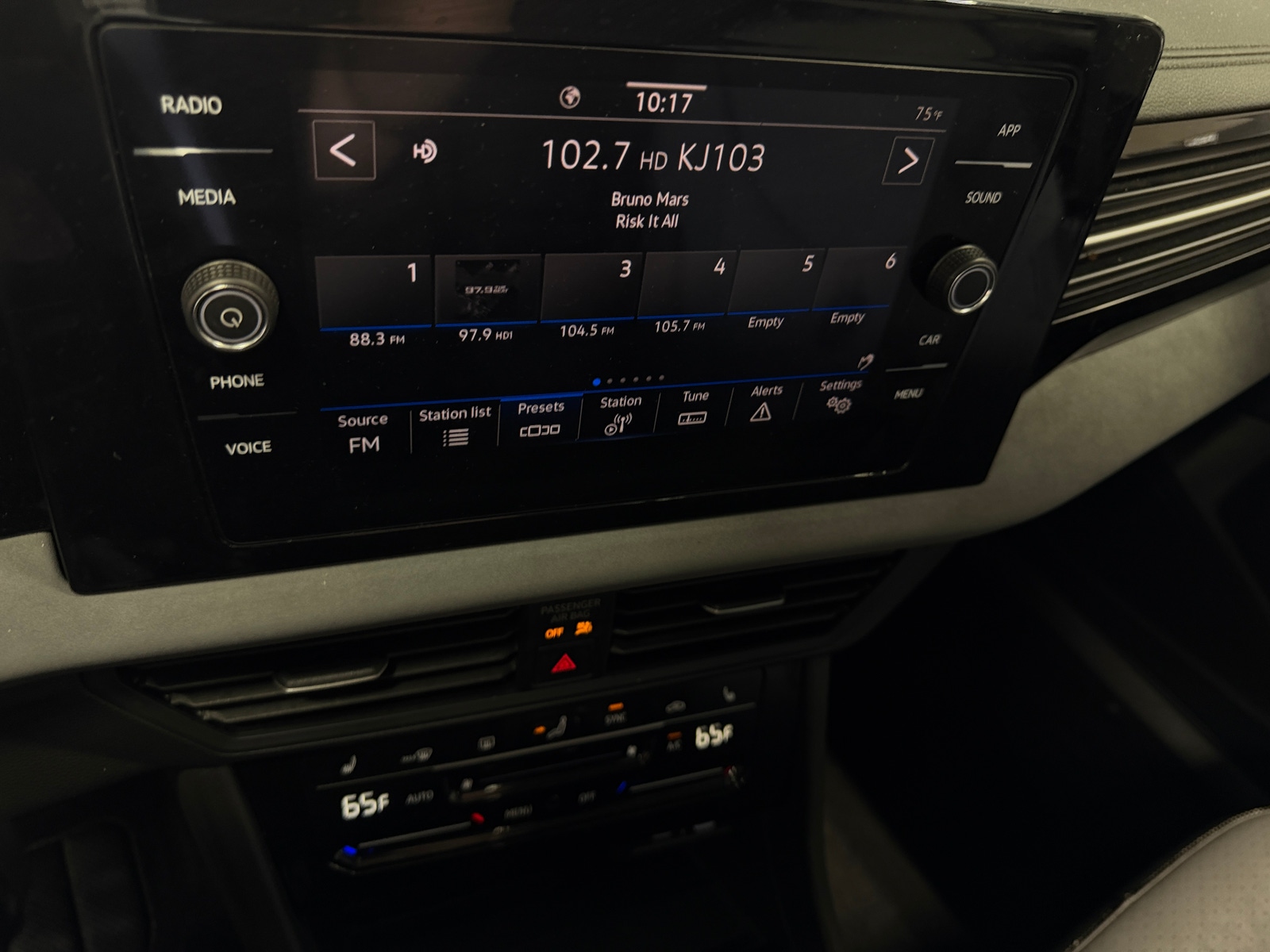Thumbnail: 2025 Volkswagen Jetta - 4