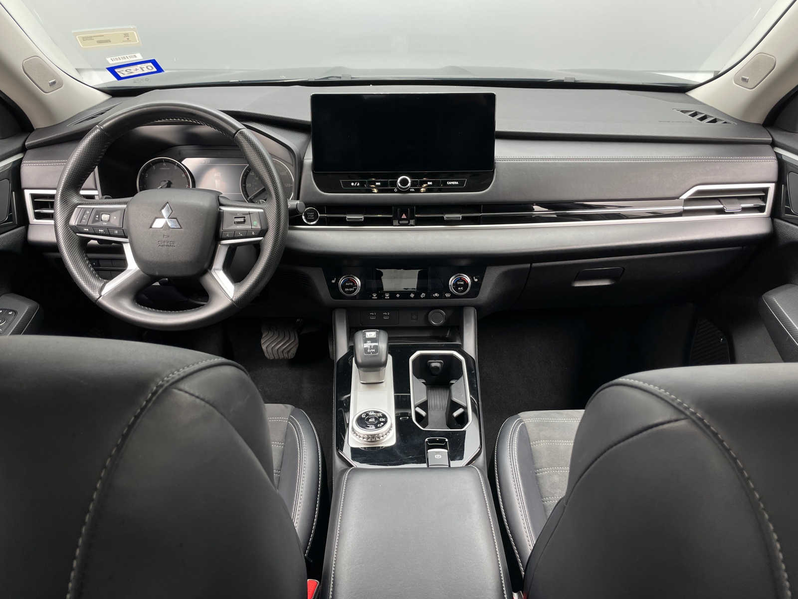 Thumbnail: 2025 Mitsubishi Outlander - 2