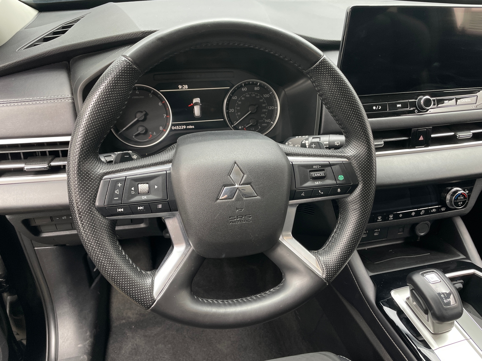 Thumbnail: 2025 Mitsubishi Outlander - 4