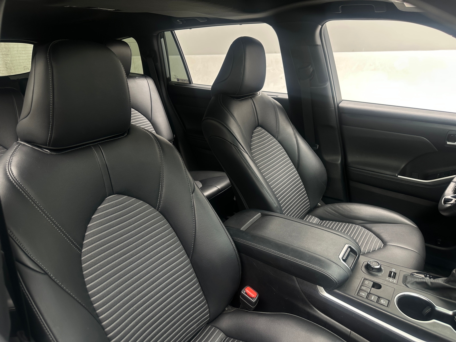 Thumbnail: 2024 Toyota Highlander - 2