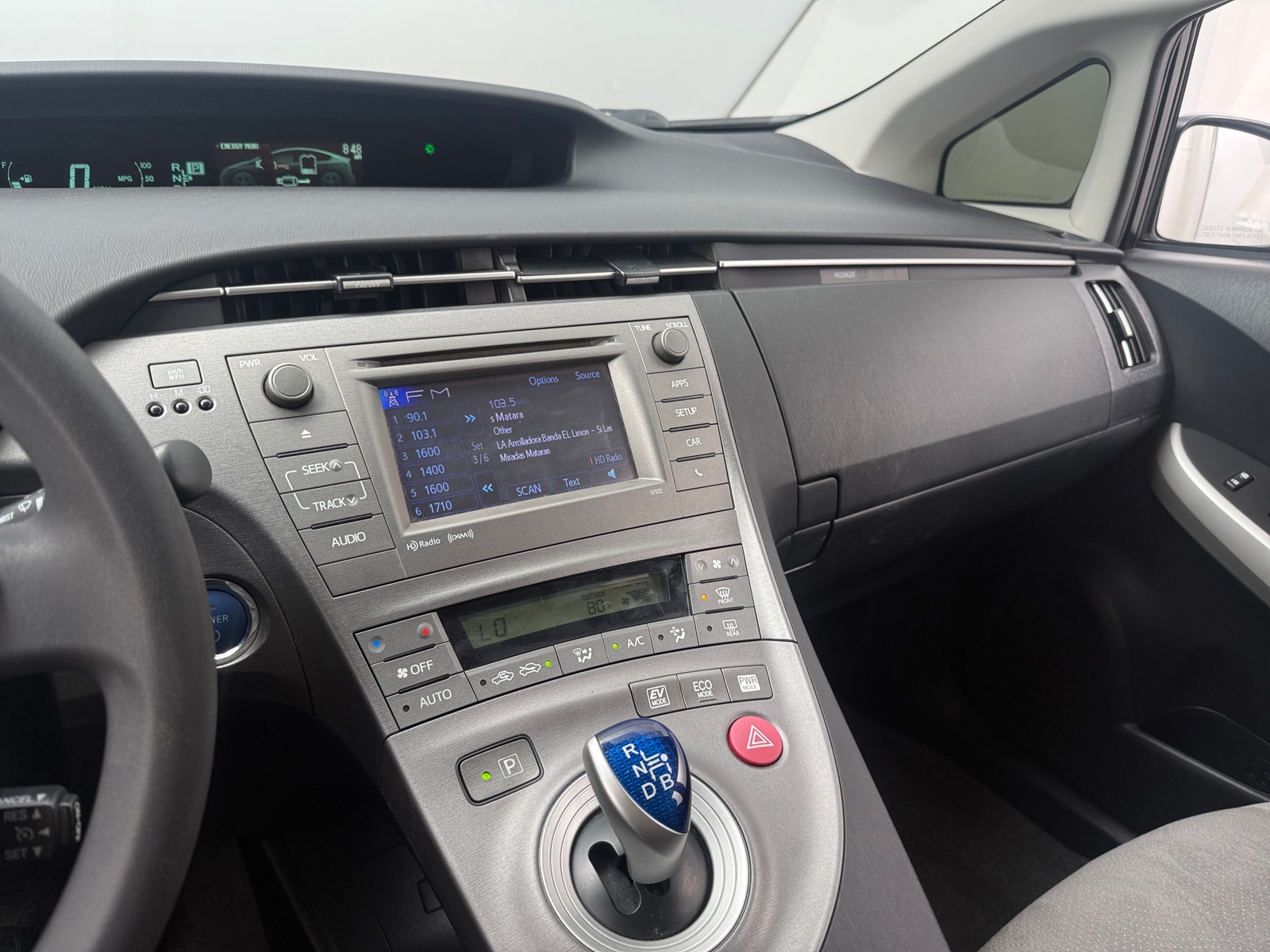 Thumbnail: 2015 Toyota Prius - 4