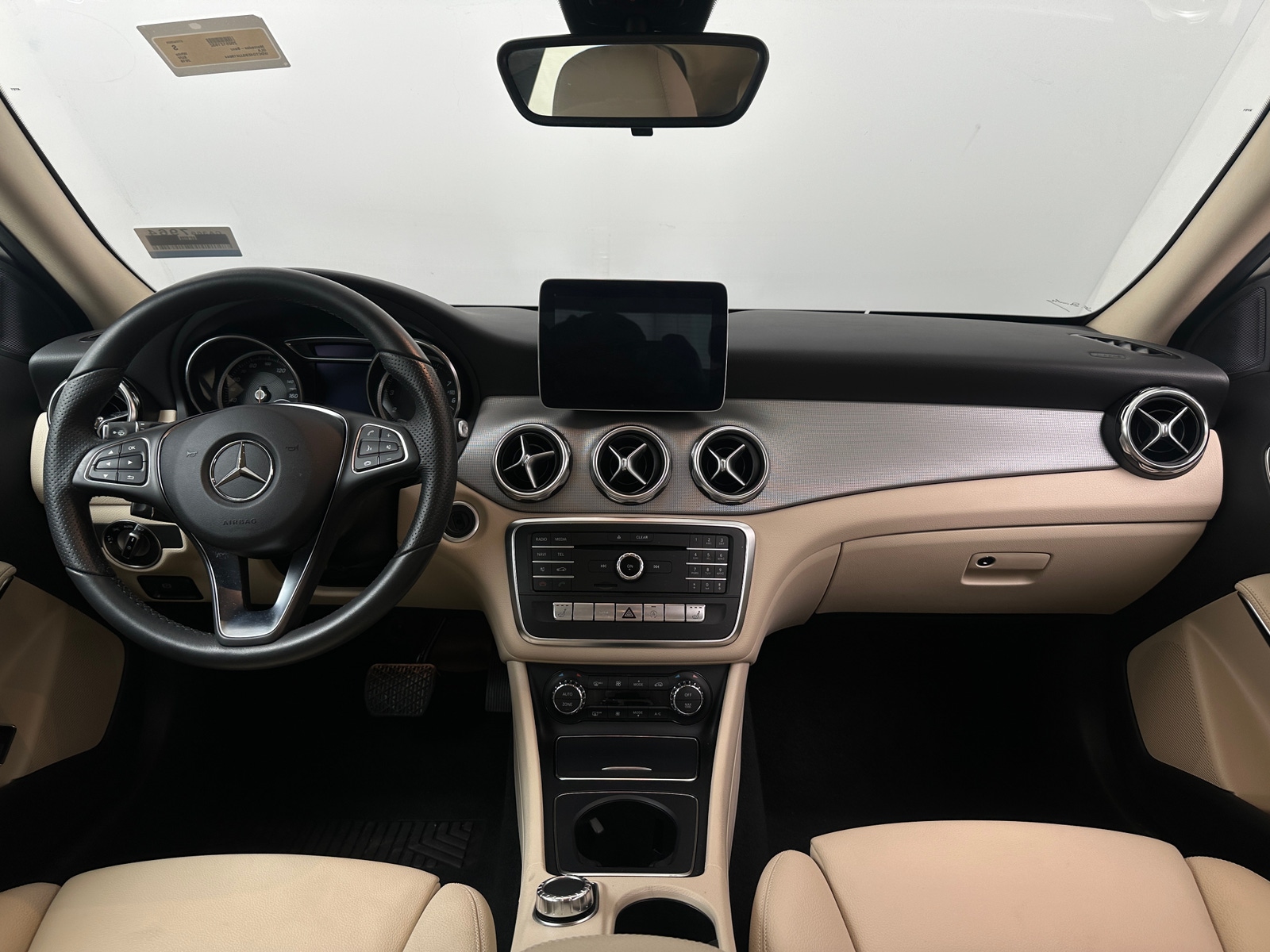 Thumbnail: 2018 Mercedes-Benz GLA - 3