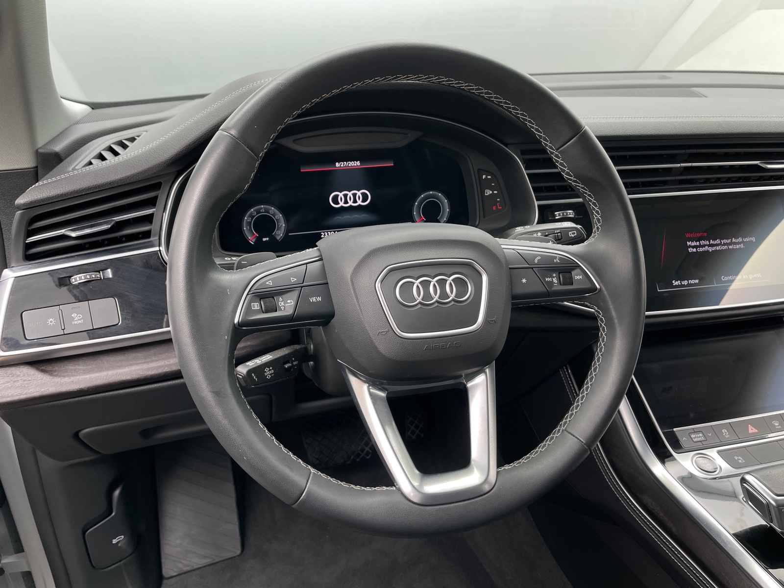 Thumbnail: 2023 Audi Q8 - 4