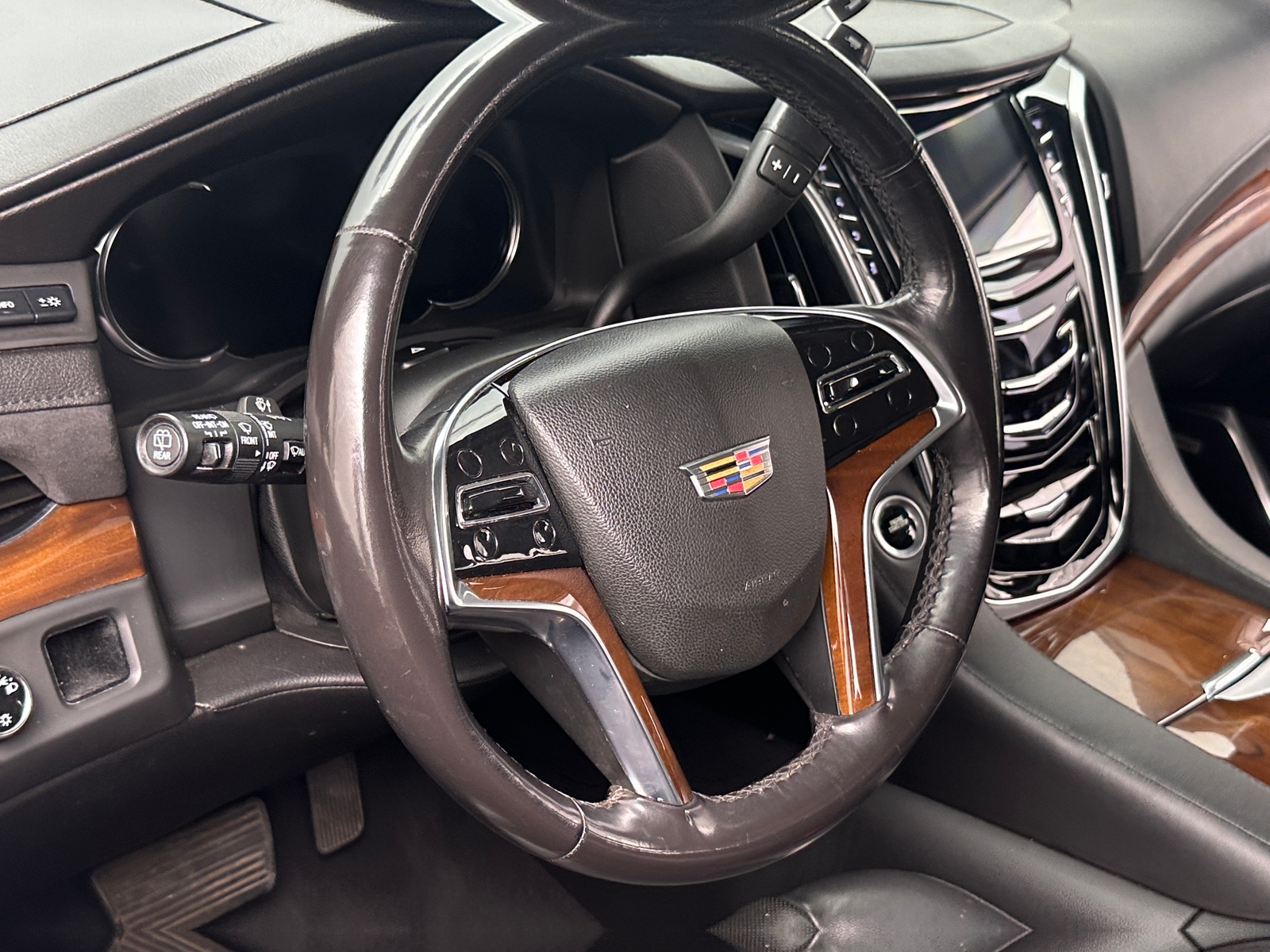 Thumbnail: 2020 Cadillac Escalade - 4