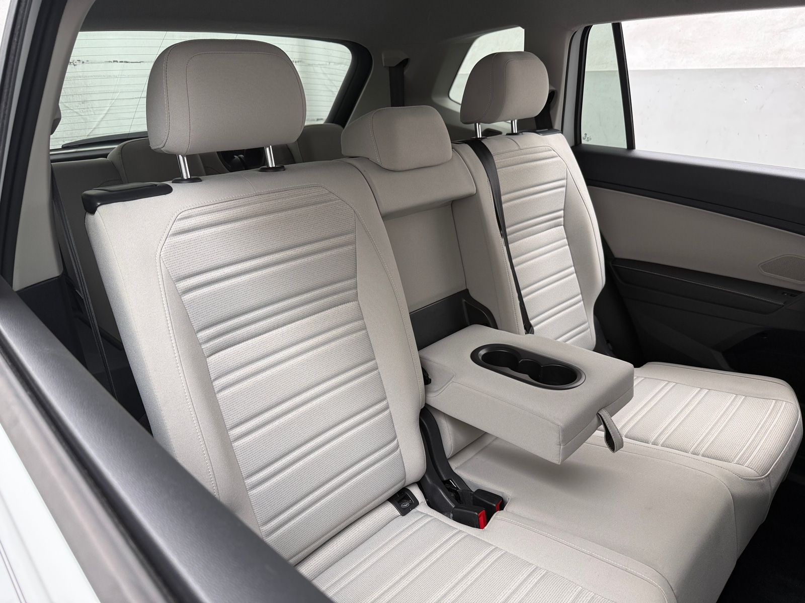 Thumbnail: 2023 Volkswagen Tiguan - 6