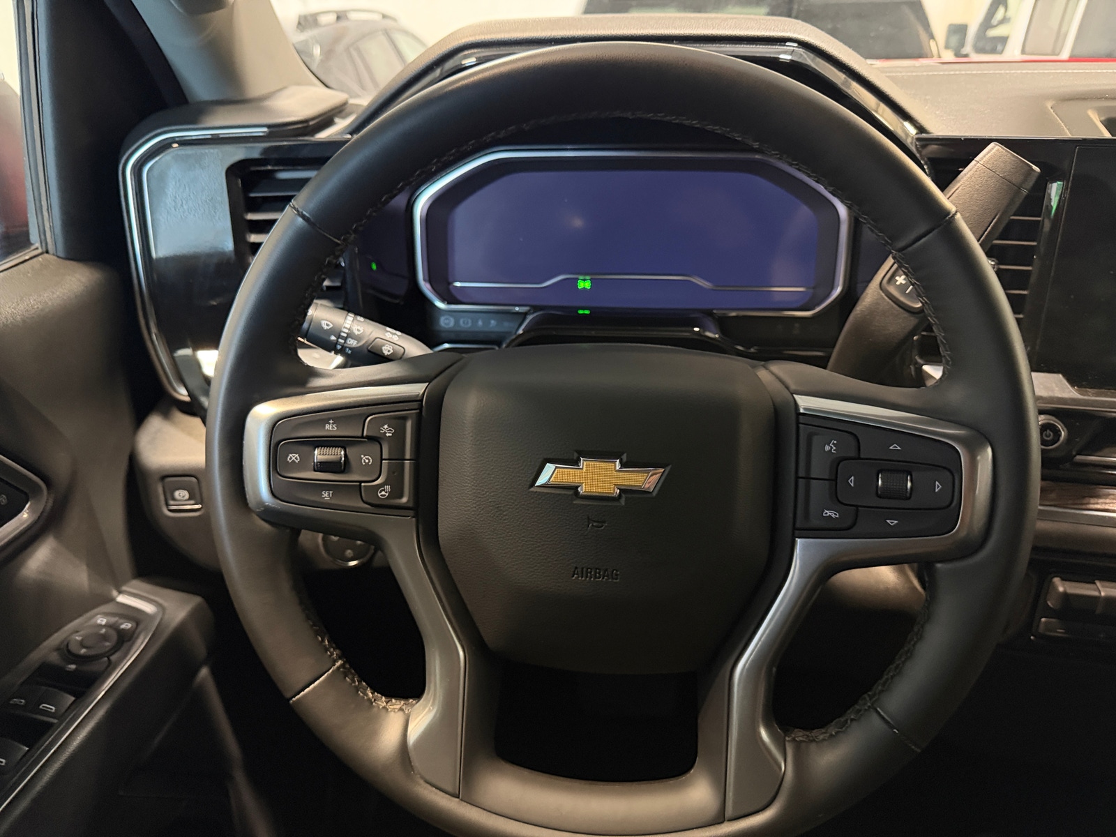 Thumbnail: 2025 Chevrolet Silverado 1500 - 5