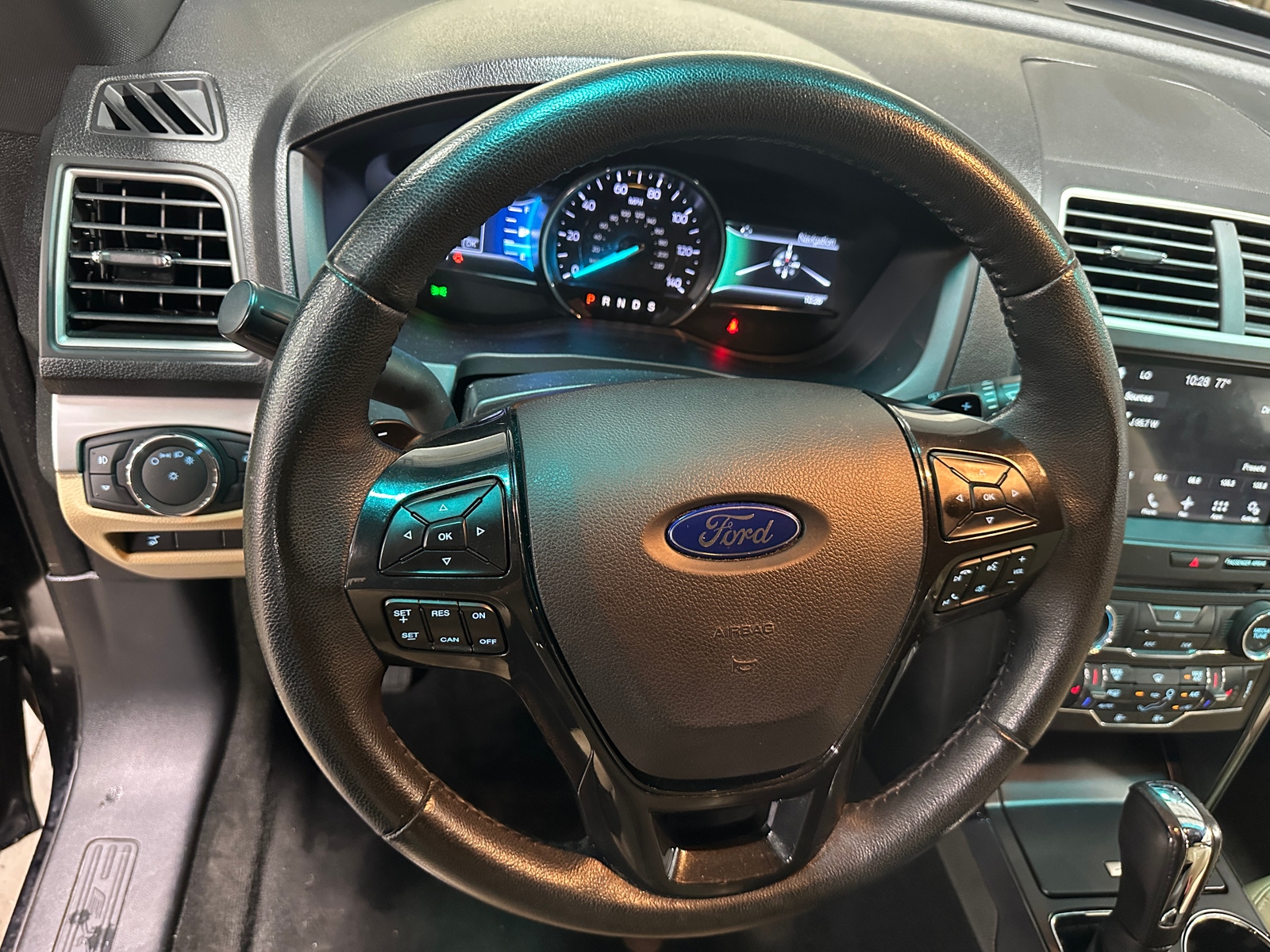Thumbnail: 2017 Ford Explorer - 4