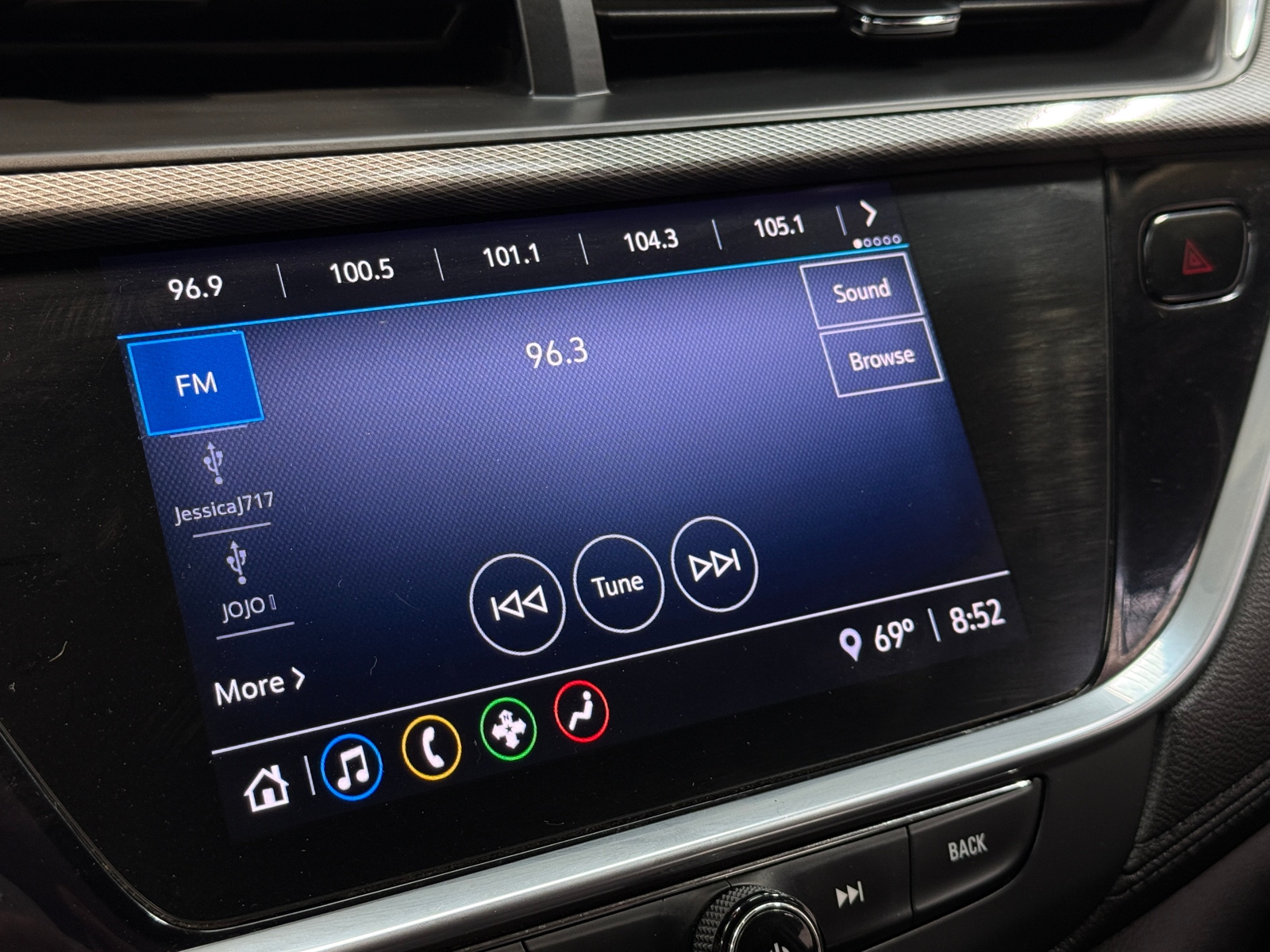 Thumbnail: 2020 Buick Encore GX - 3