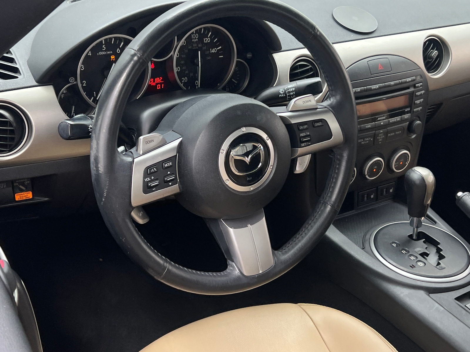 Thumbnail: 2010 Mazda MX-5 Miata - 3