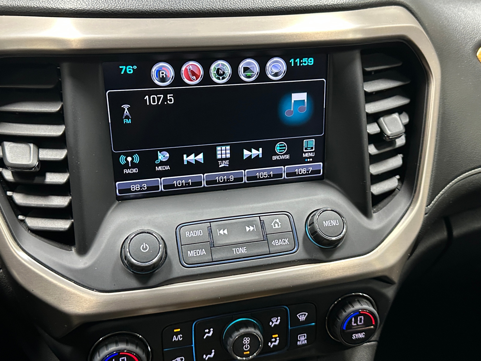 Thumbnail: 2017 GMC Acadia - 3
