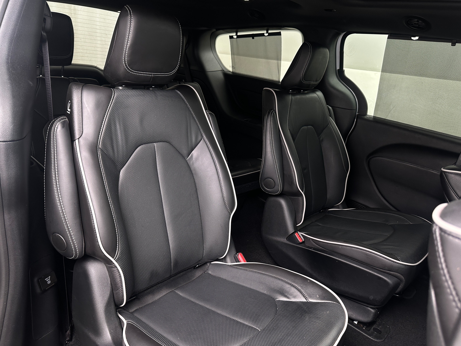 Thumbnail: 2024 Chrysler Pacifica - 5
