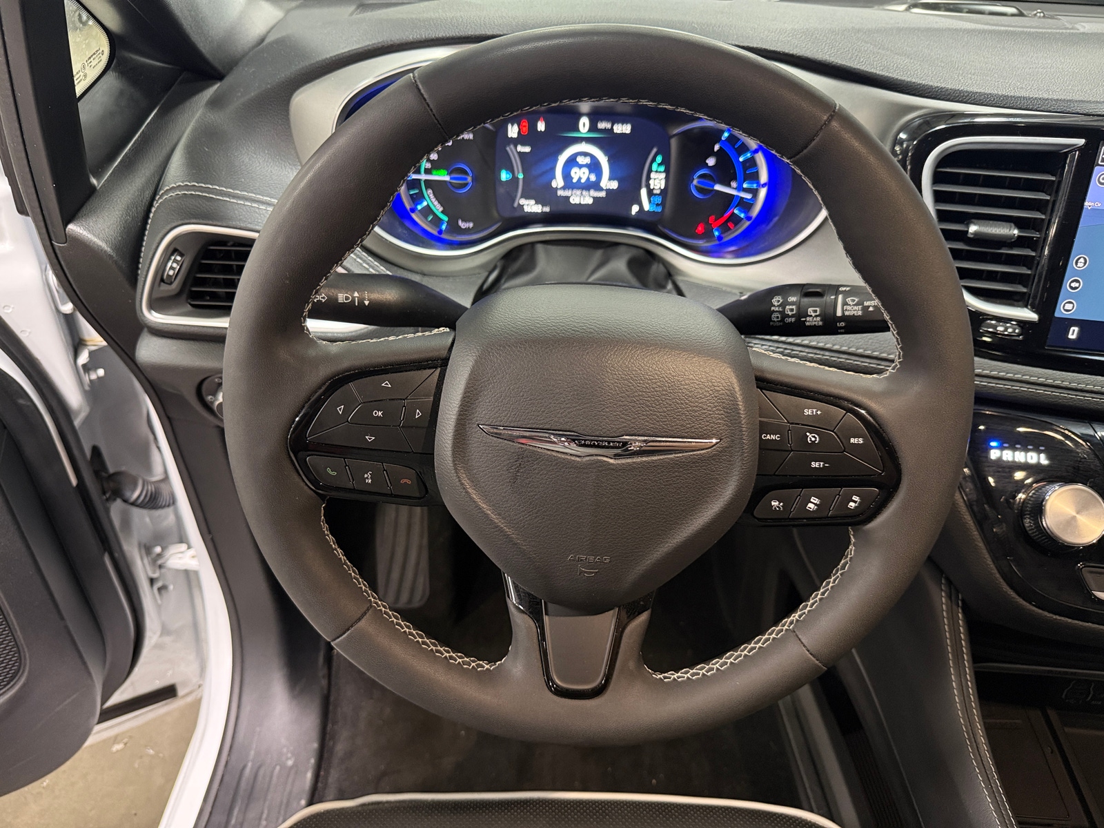 Thumbnail: 2024 Chrysler Pacifica - 4
