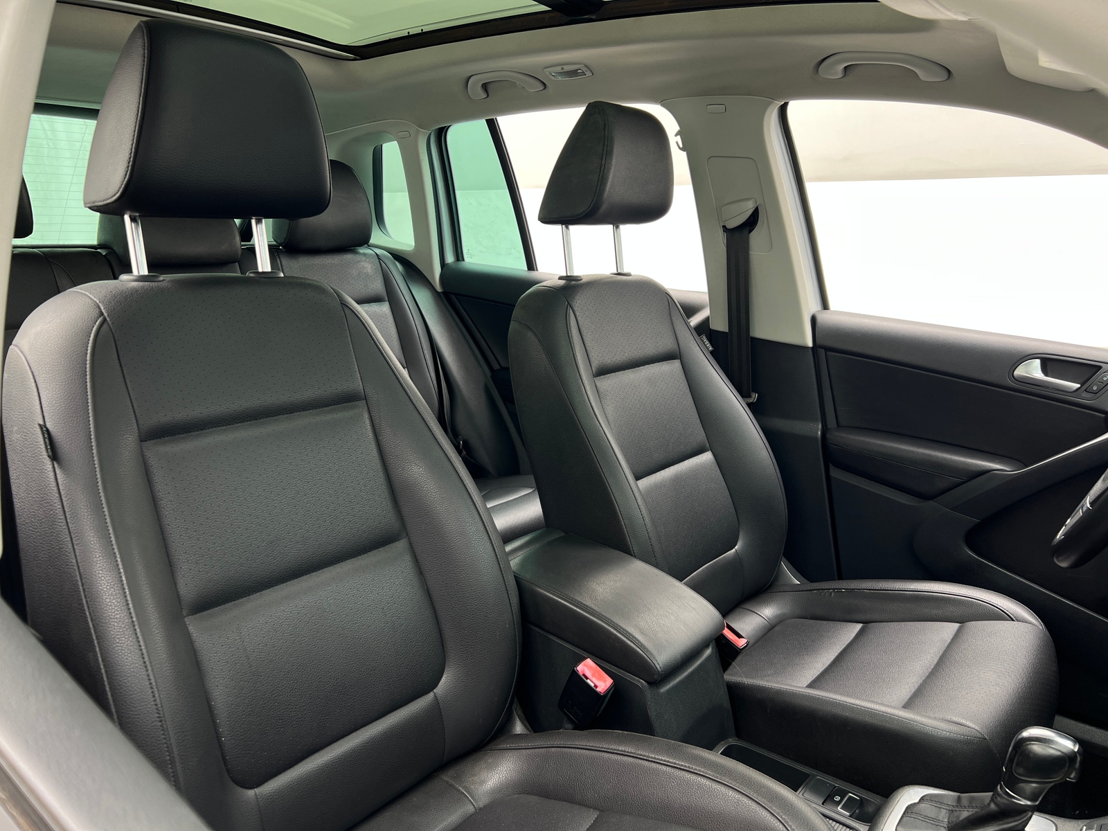 Thumbnail: 2013 Volkswagen Tiguan - 2