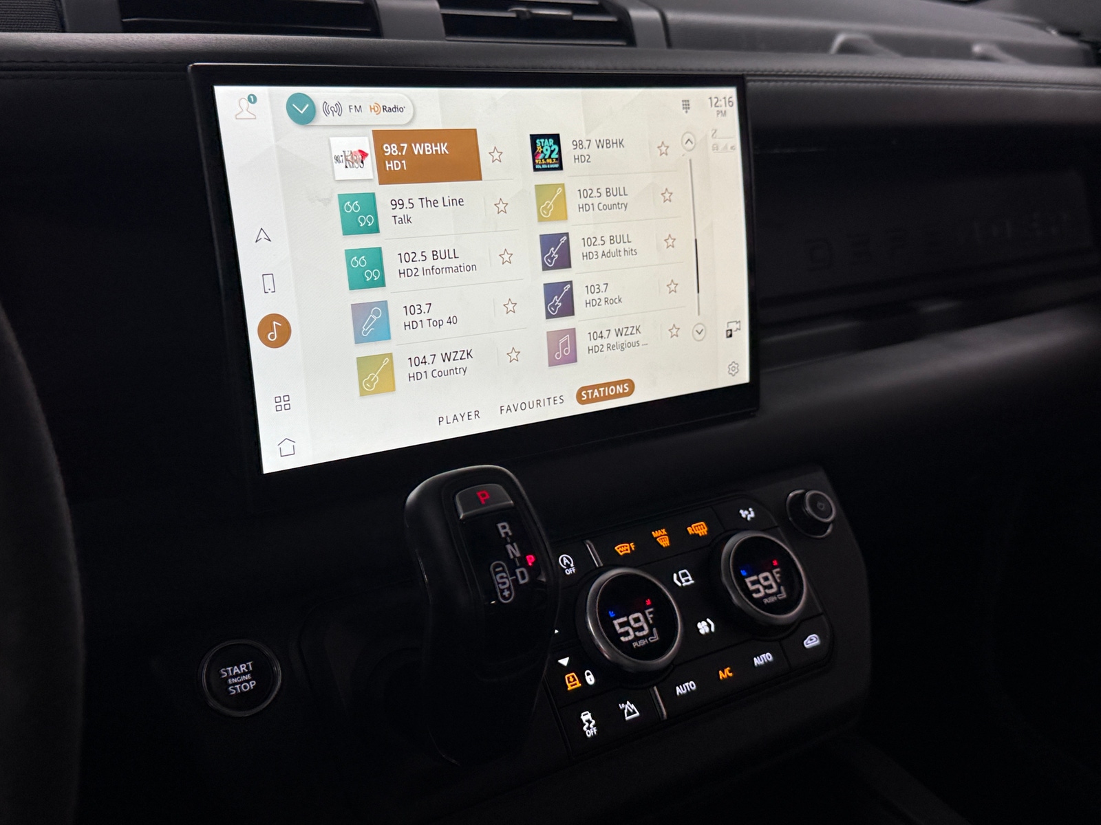Thumbnail: 2023 Land Rover Defender - 3