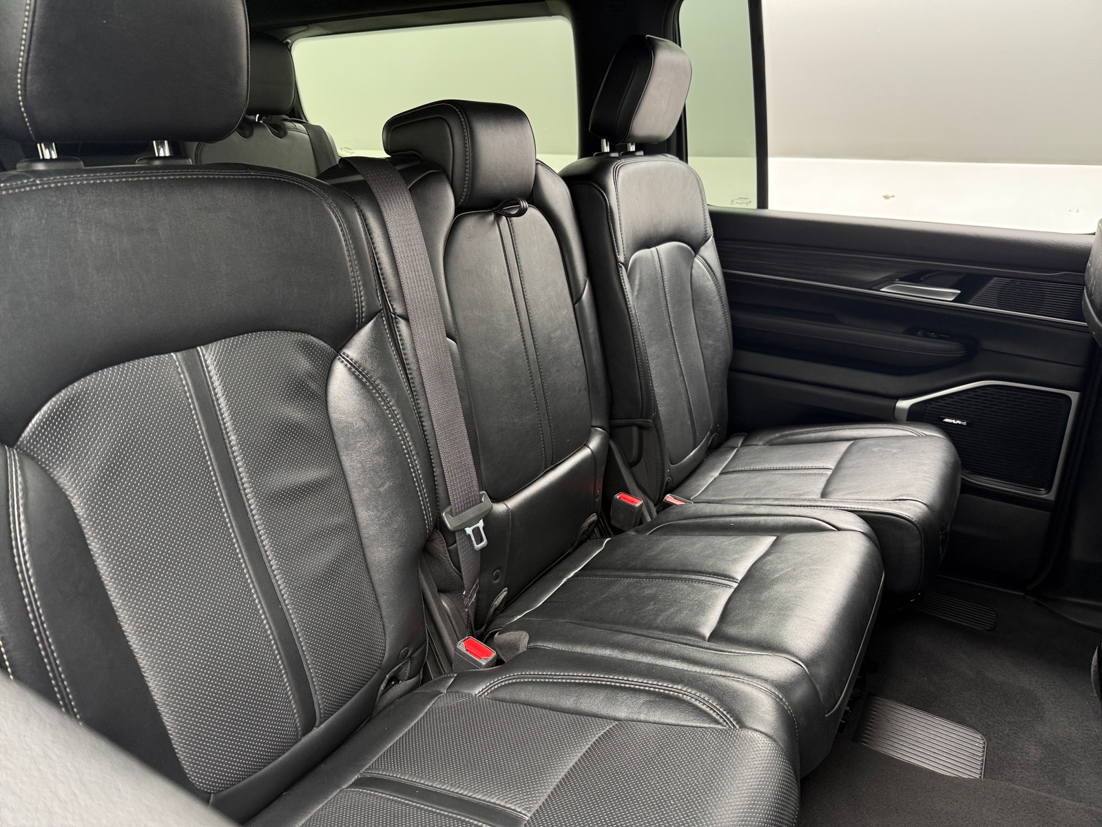 Thumbnail: 2024 Jeep Wagoneer - 5