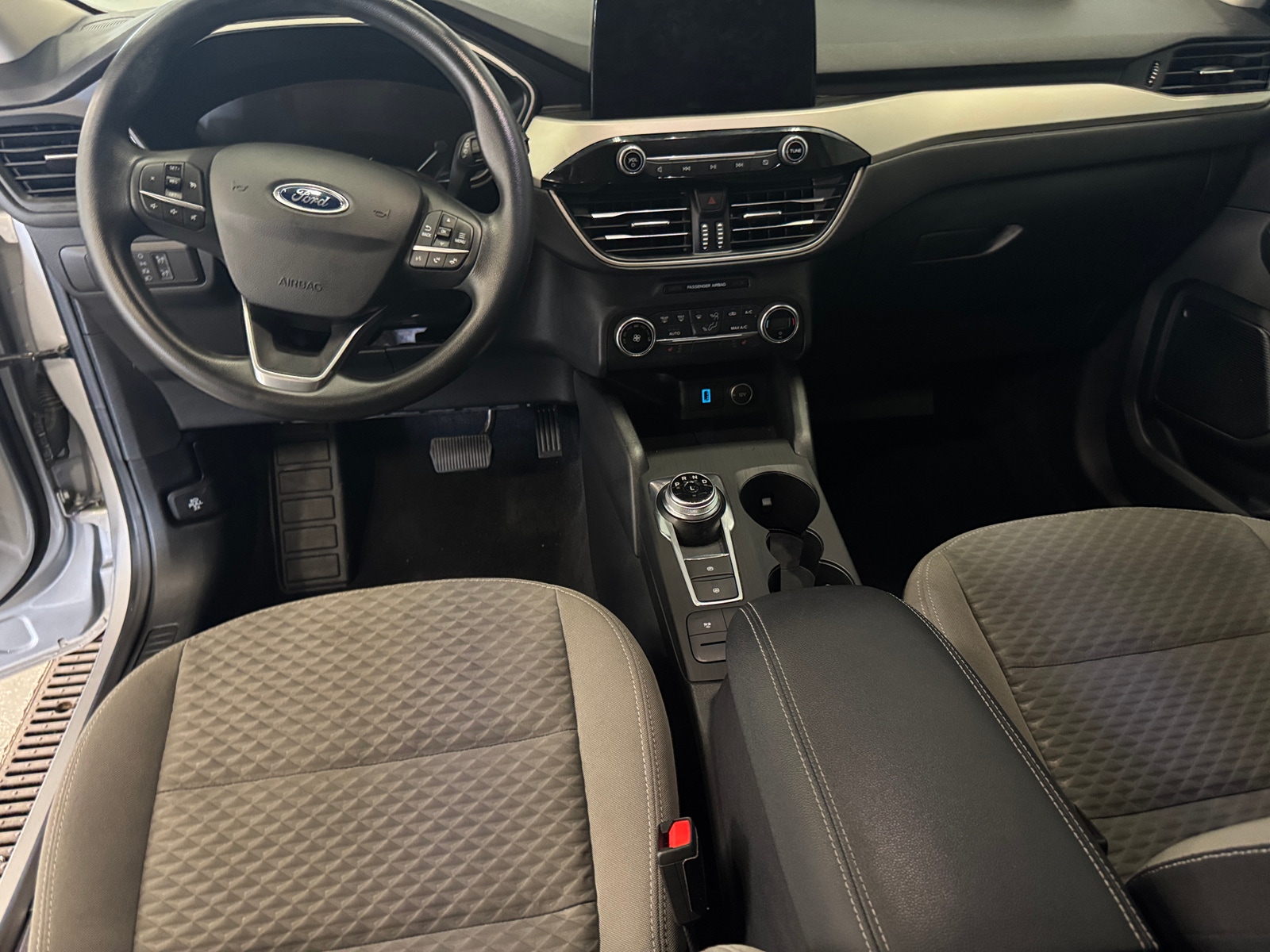 Thumbnail: 2020 Ford Escape - 3