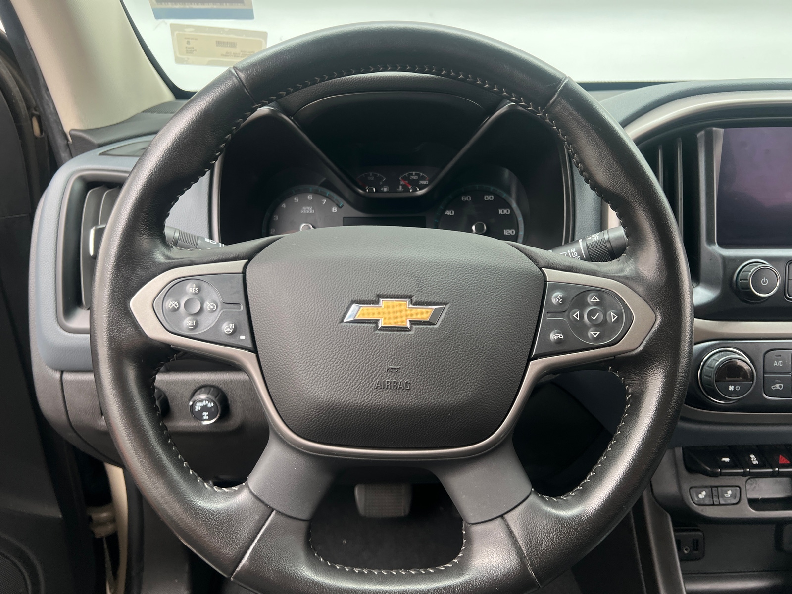 Thumbnail: 2022 Chevrolet Colorado - 4