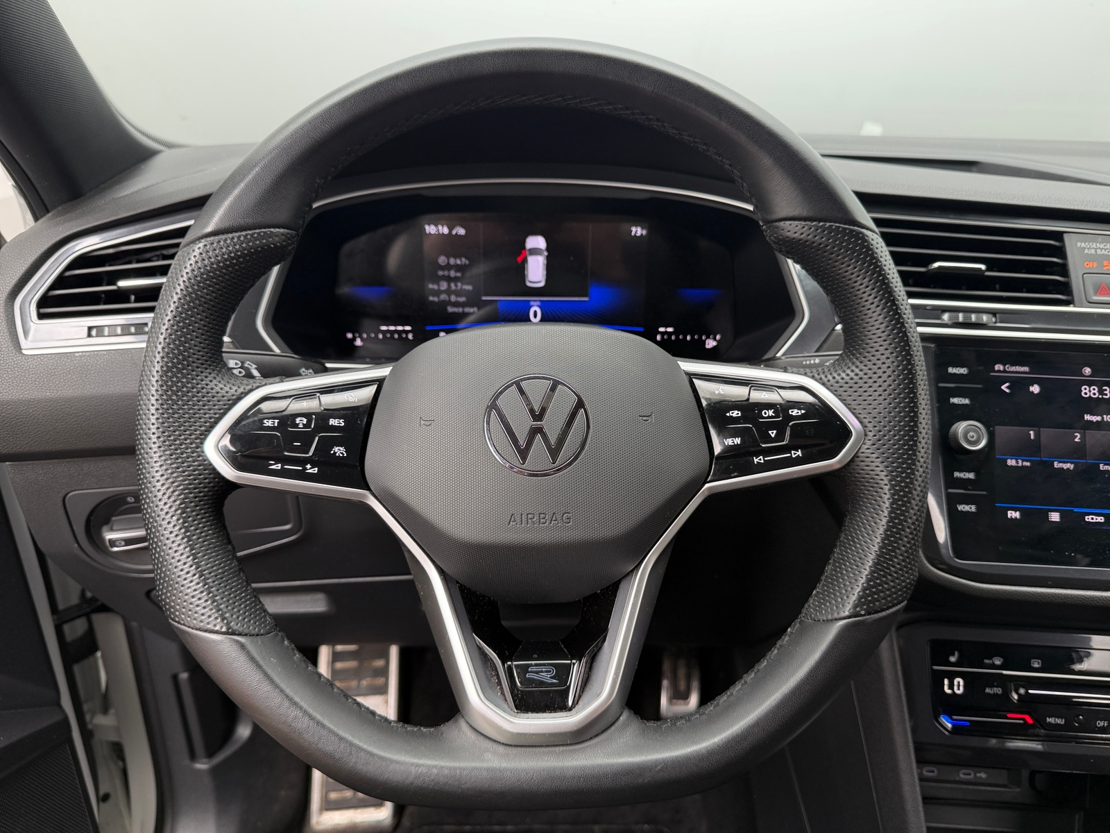 Thumbnail: 2024 Volkswagen Tiguan - 4