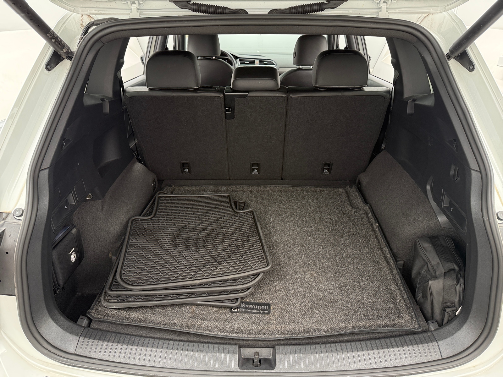 Thumbnail: 2024 Volkswagen Tiguan - 6