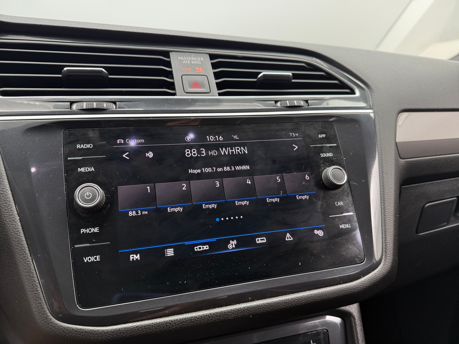 Thumbnail: 2024 Volkswagen Tiguan - 3