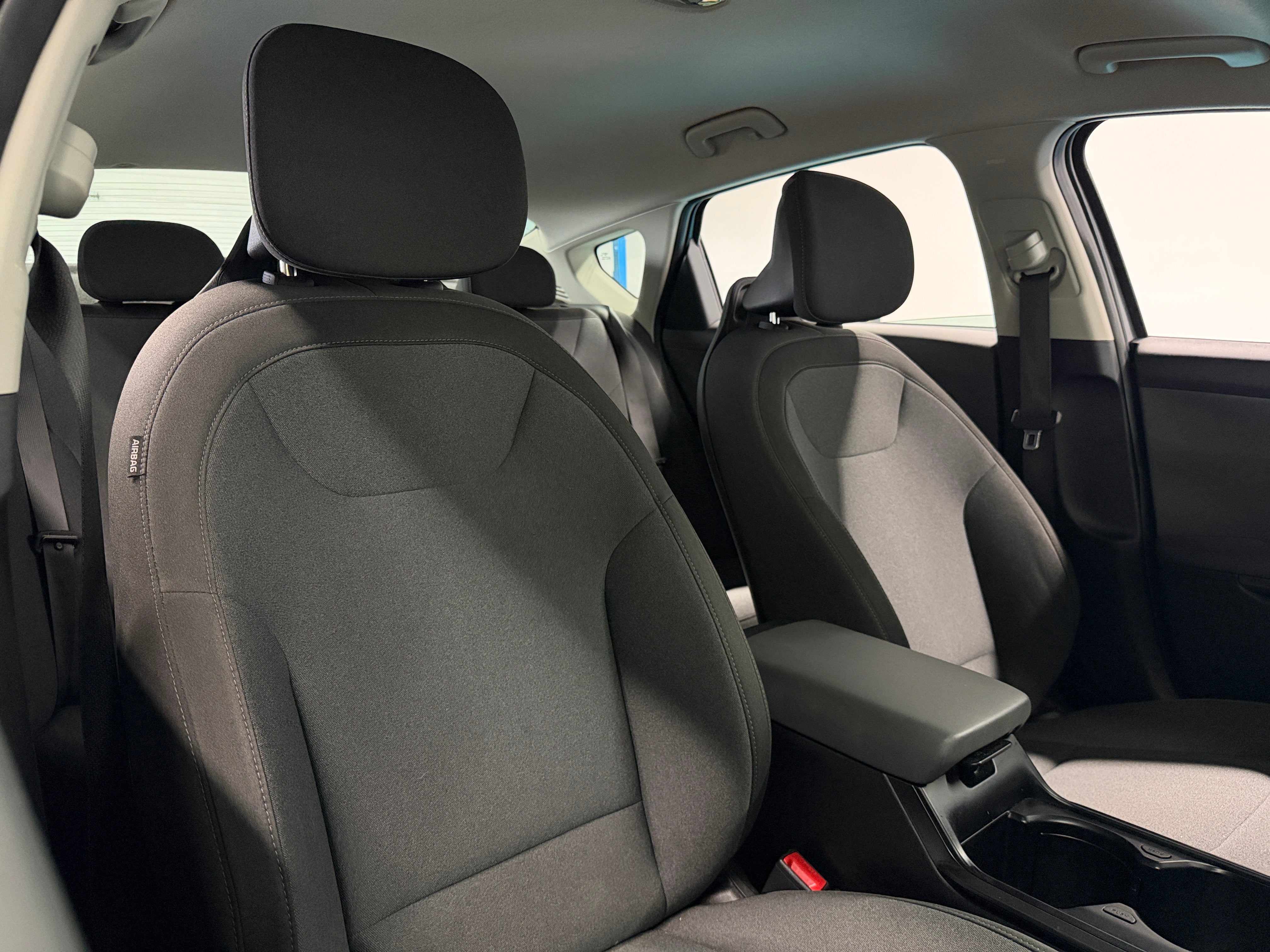 2025 Kia K4 LXS - Photo 6