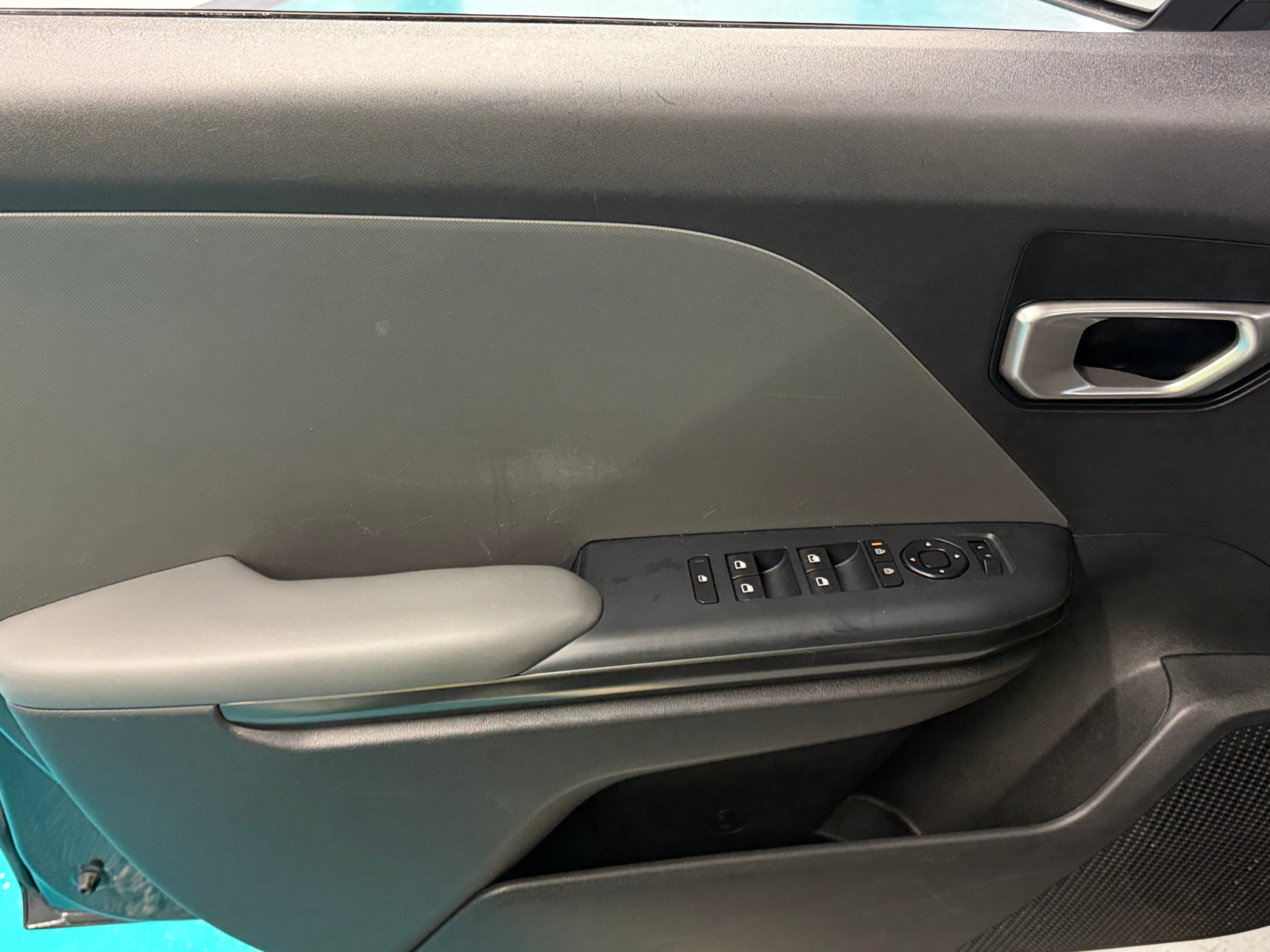 2025 Kia K4 LXS - Photo 2