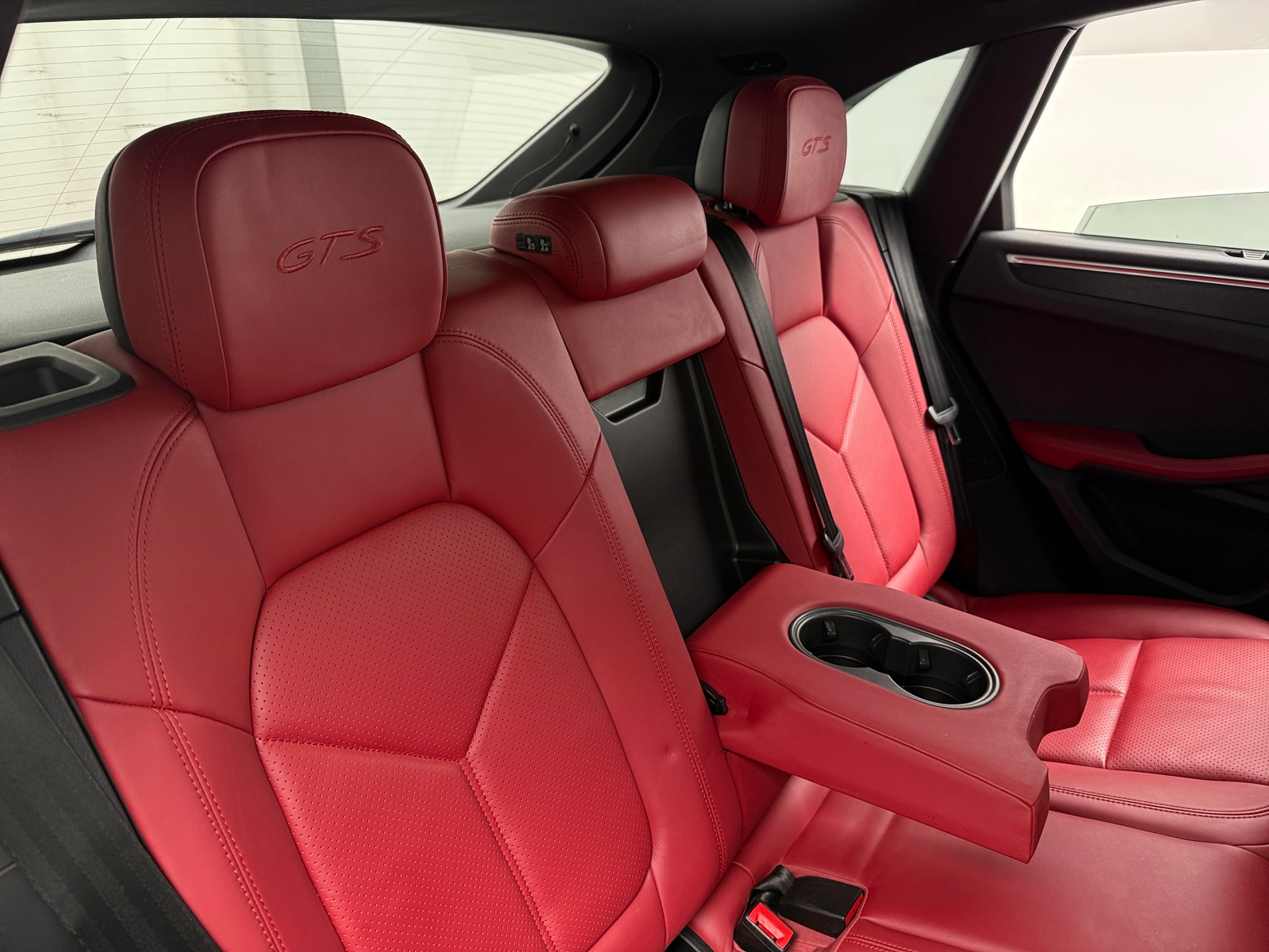 Thumbnail: 2018 Porsche Macan - 6