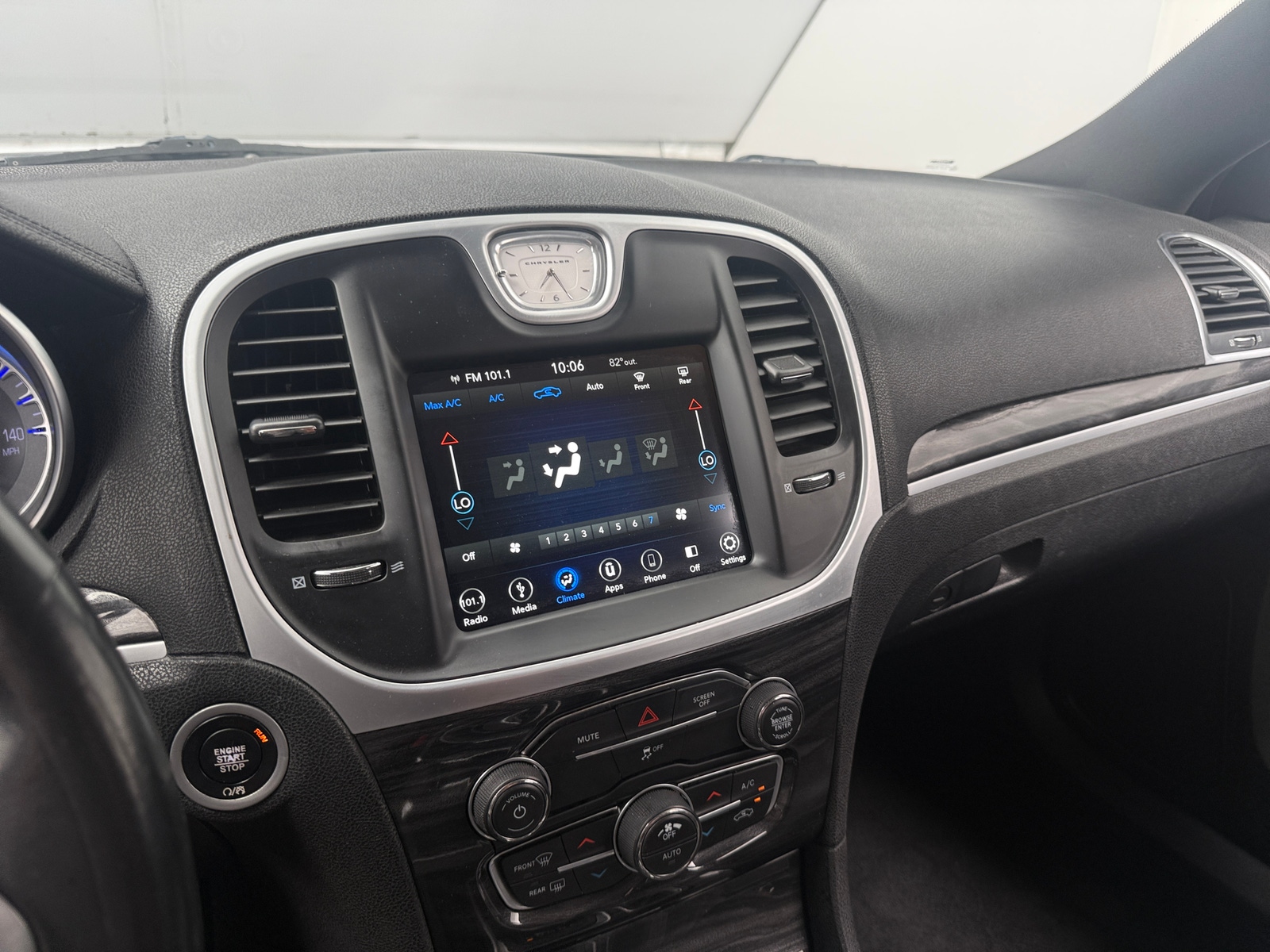Thumbnail: 2019 Chrysler 300 - 4