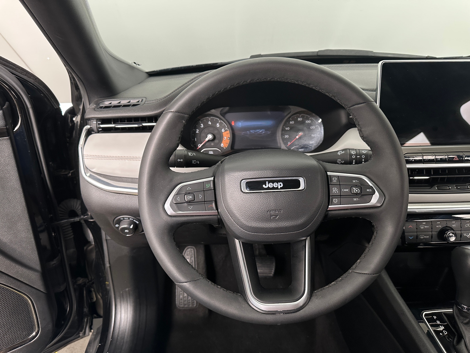 Thumbnail: 2023 Jeep Compass - 4