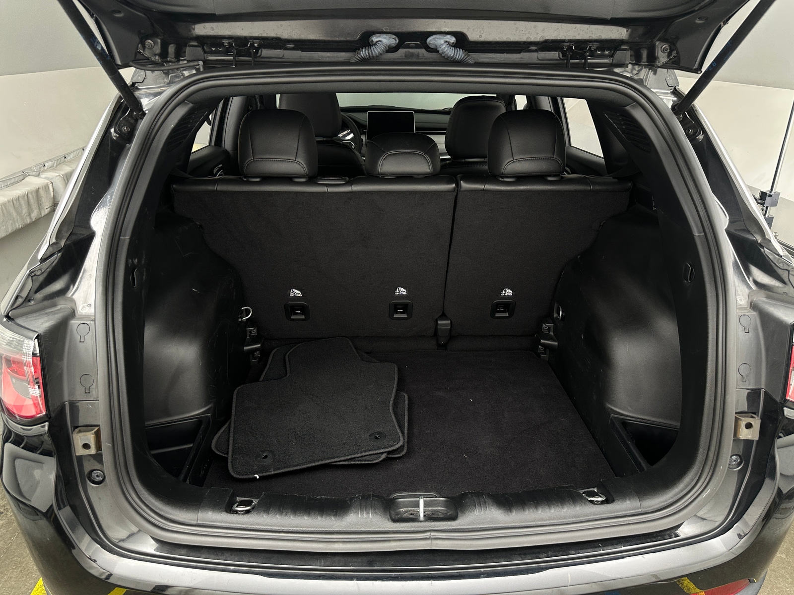 Thumbnail: 2023 Jeep Compass - 6