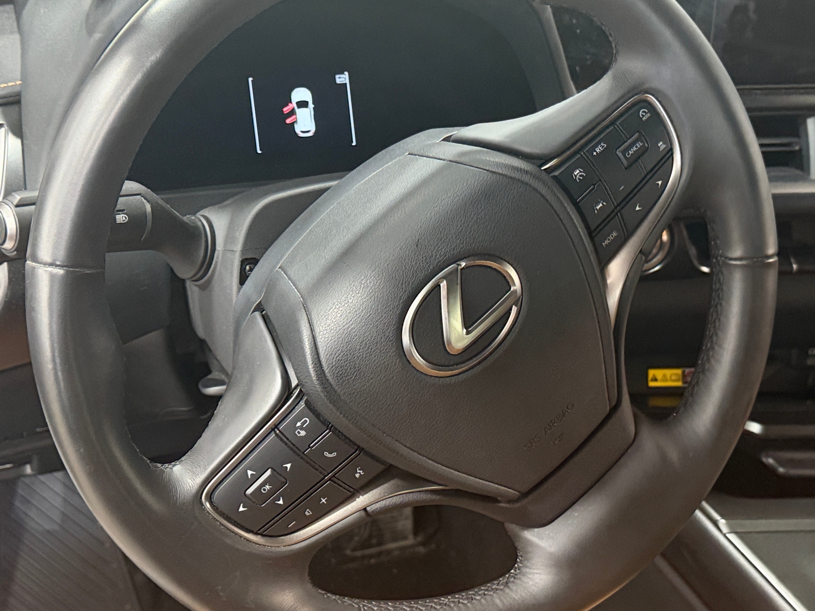 Thumbnail: 2025 Lexus UX - 4