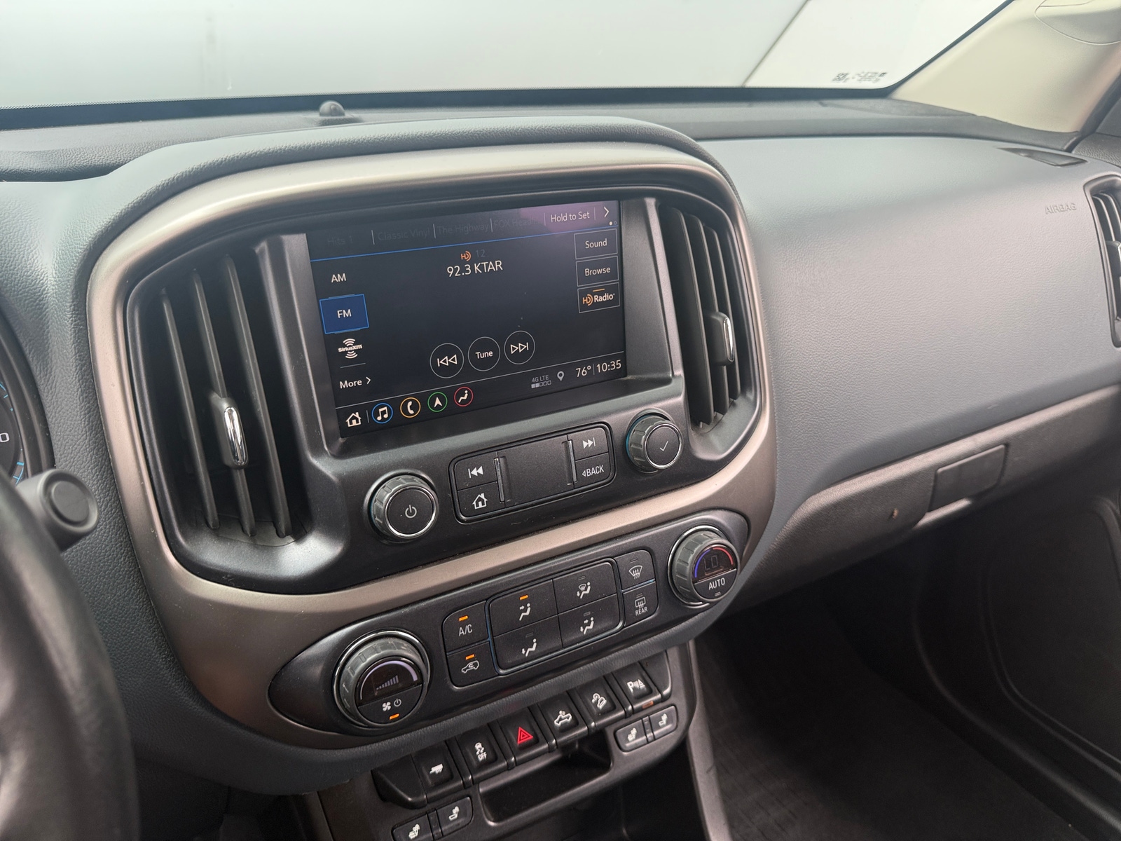 Thumbnail: 2021 Chevrolet Colorado - 3