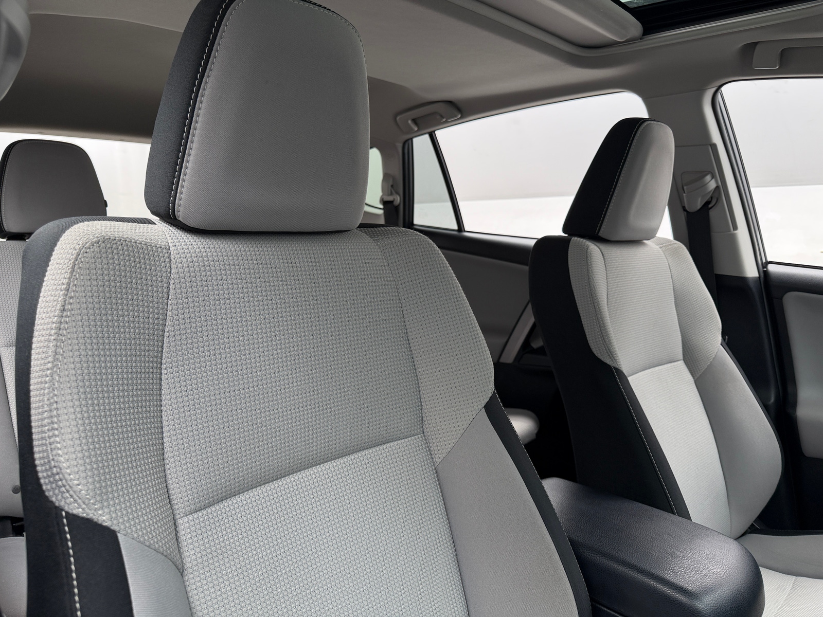 Thumbnail: 2018 Toyota RAV4 - 2
