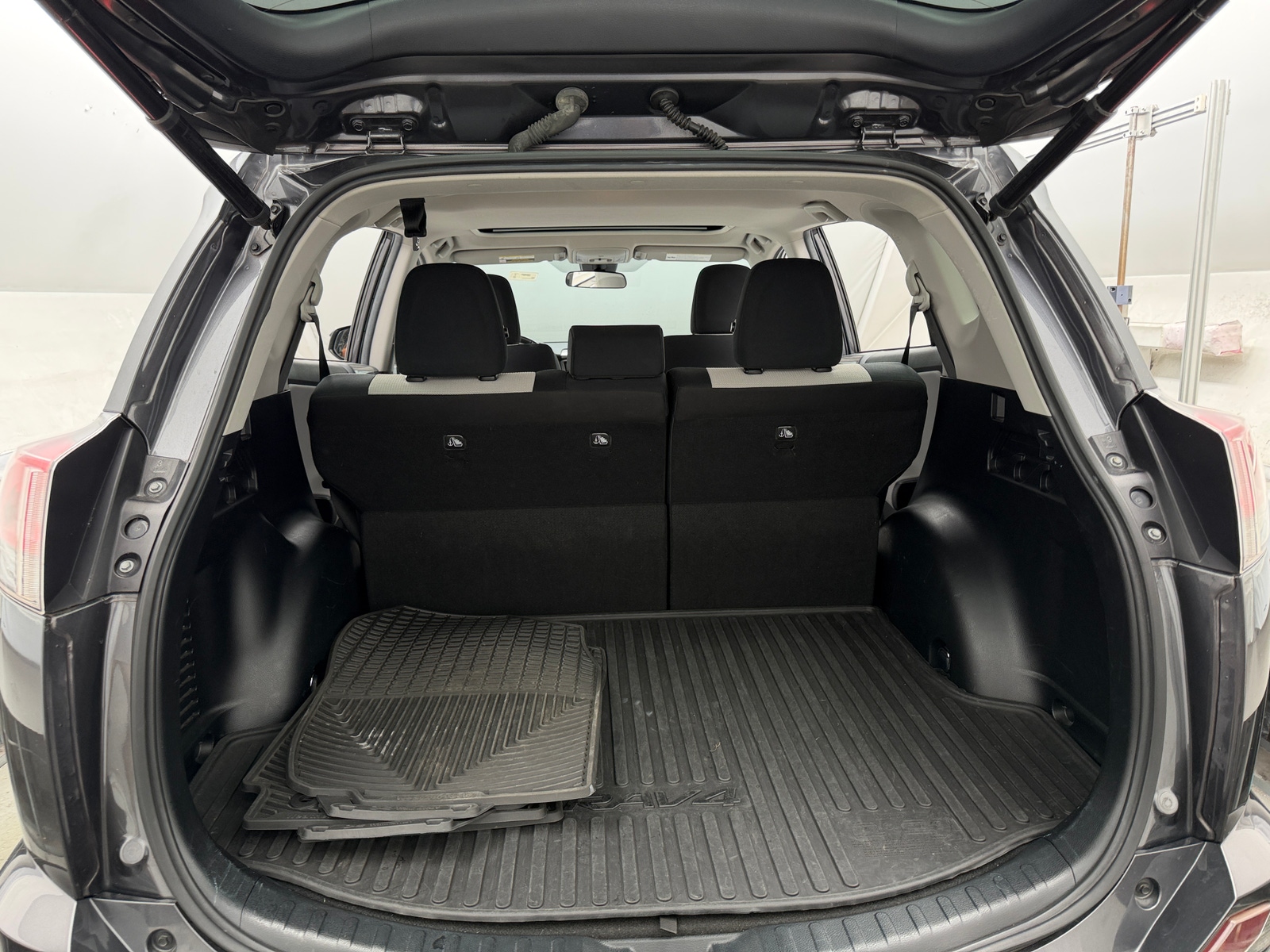 Thumbnail: 2018 Toyota RAV4 - 7