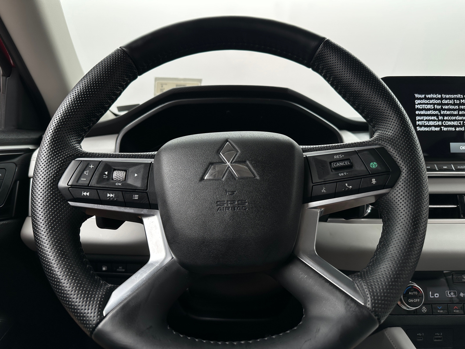 Thumbnail: 2025 Mitsubishi Outlander - 4