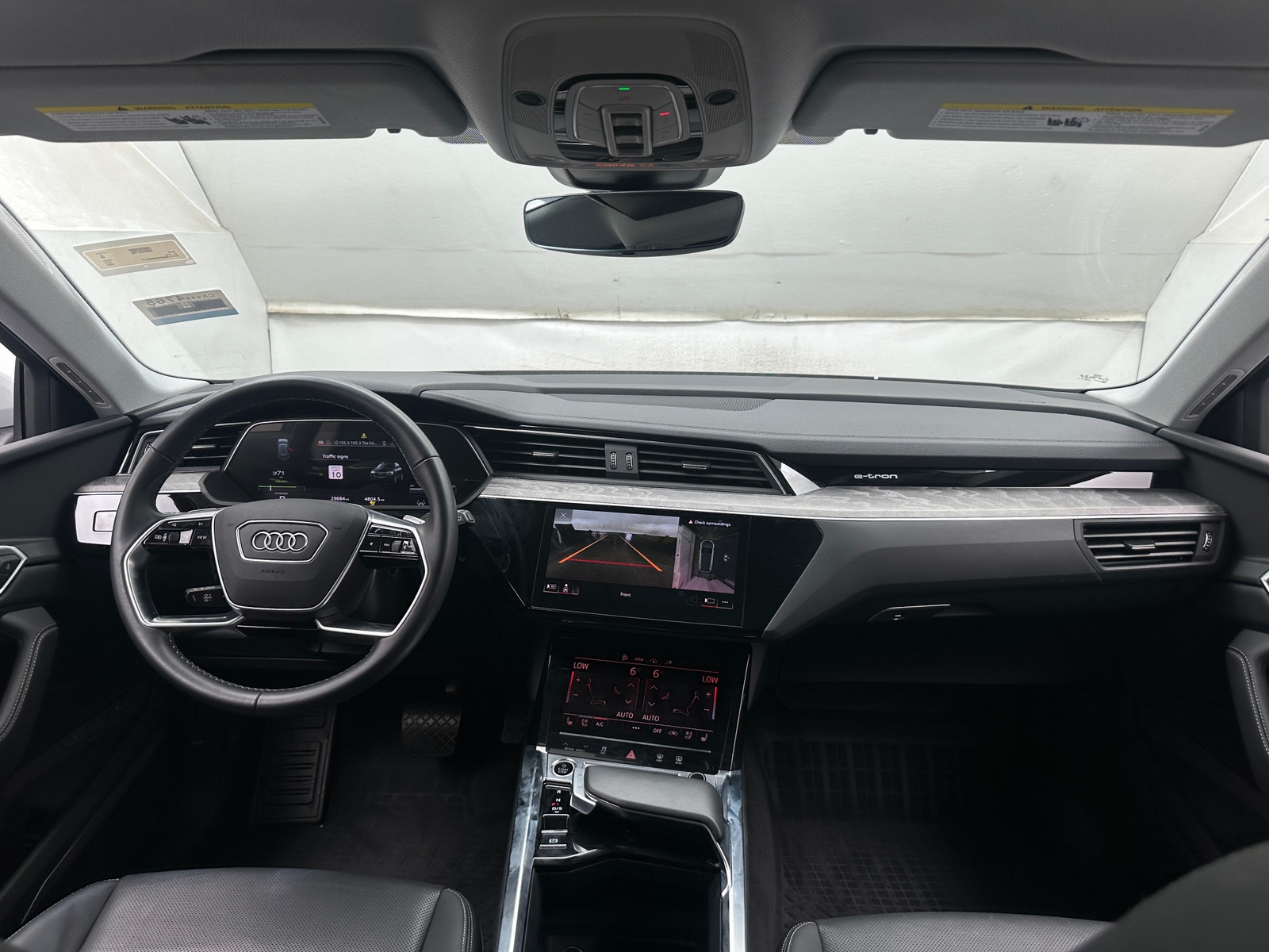 Thumbnail: 2022 Audi e-tron - 2