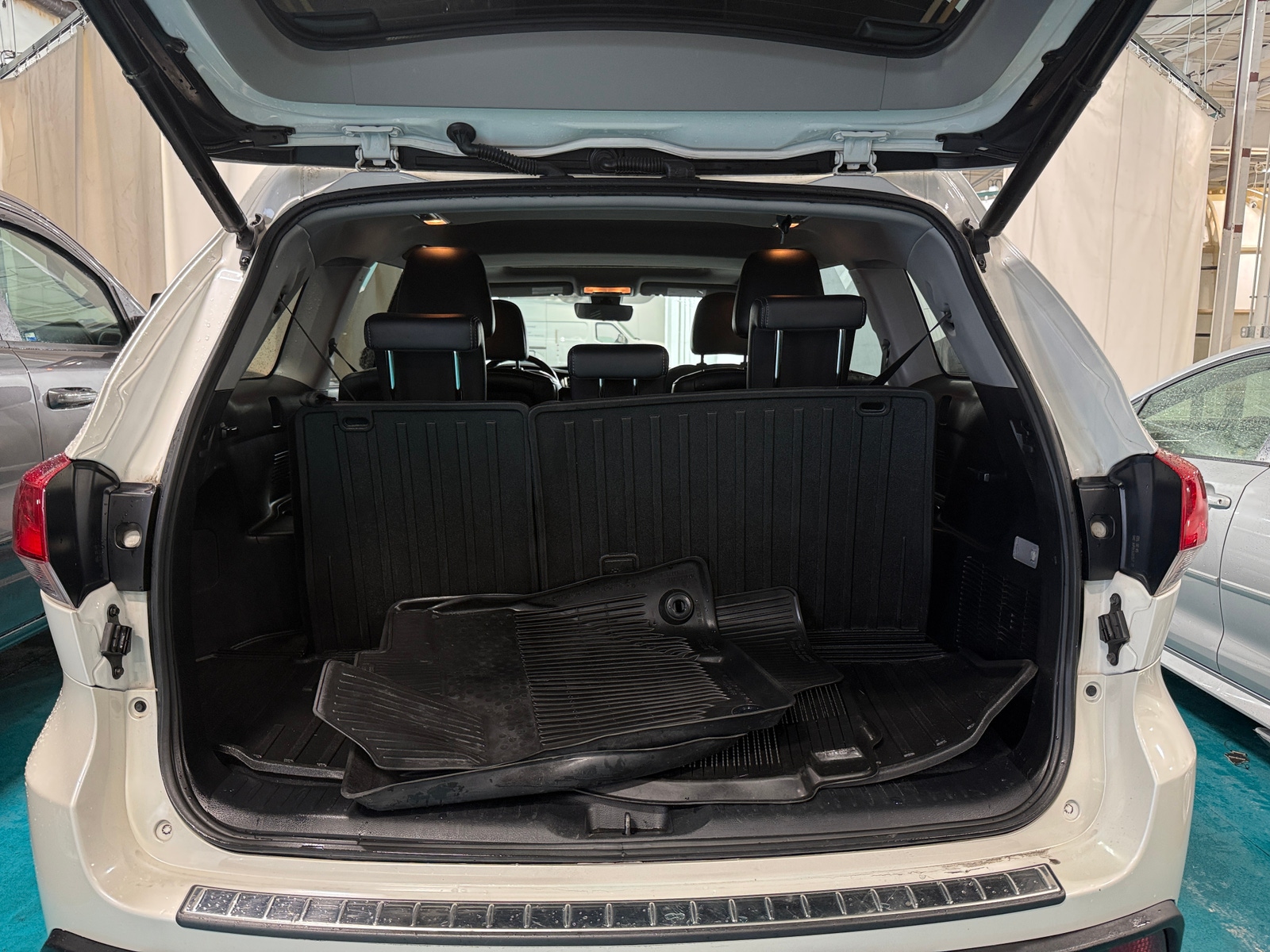 Thumbnail: 2017 Toyota Highlander - 6