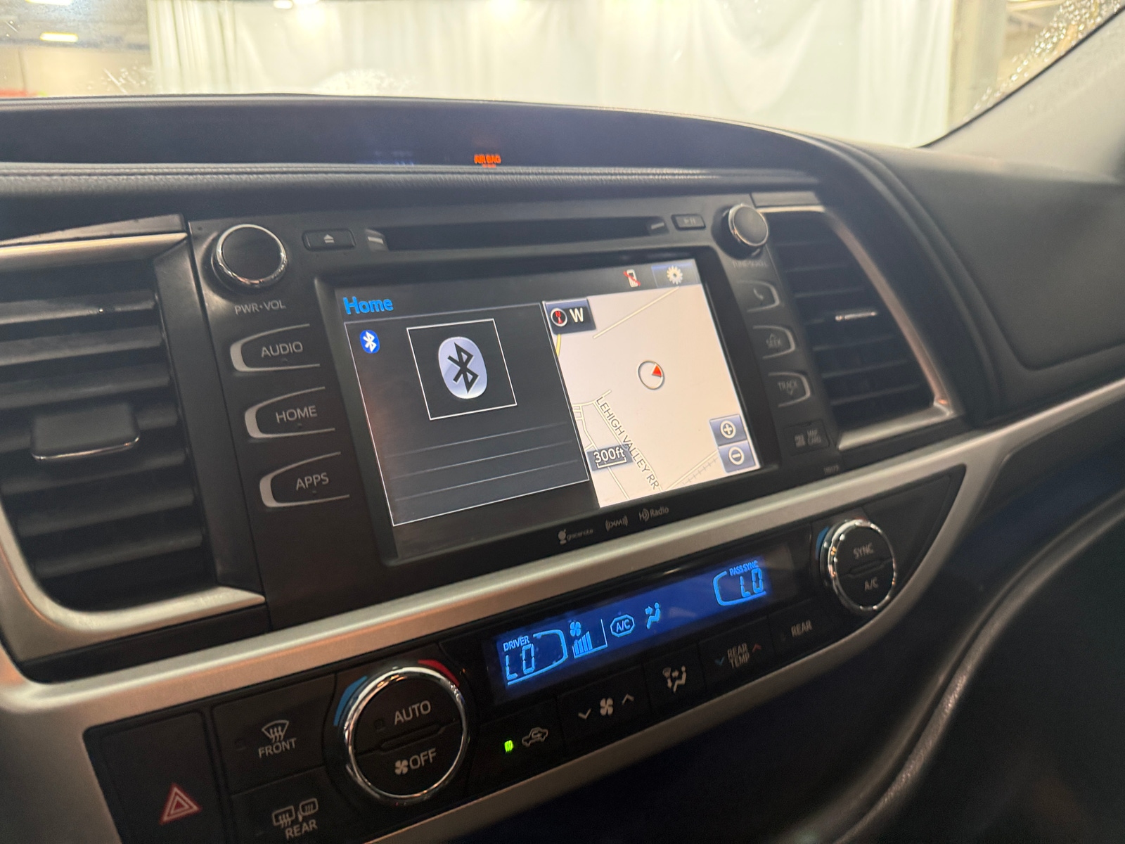 Thumbnail: 2017 Toyota Highlander - 3
