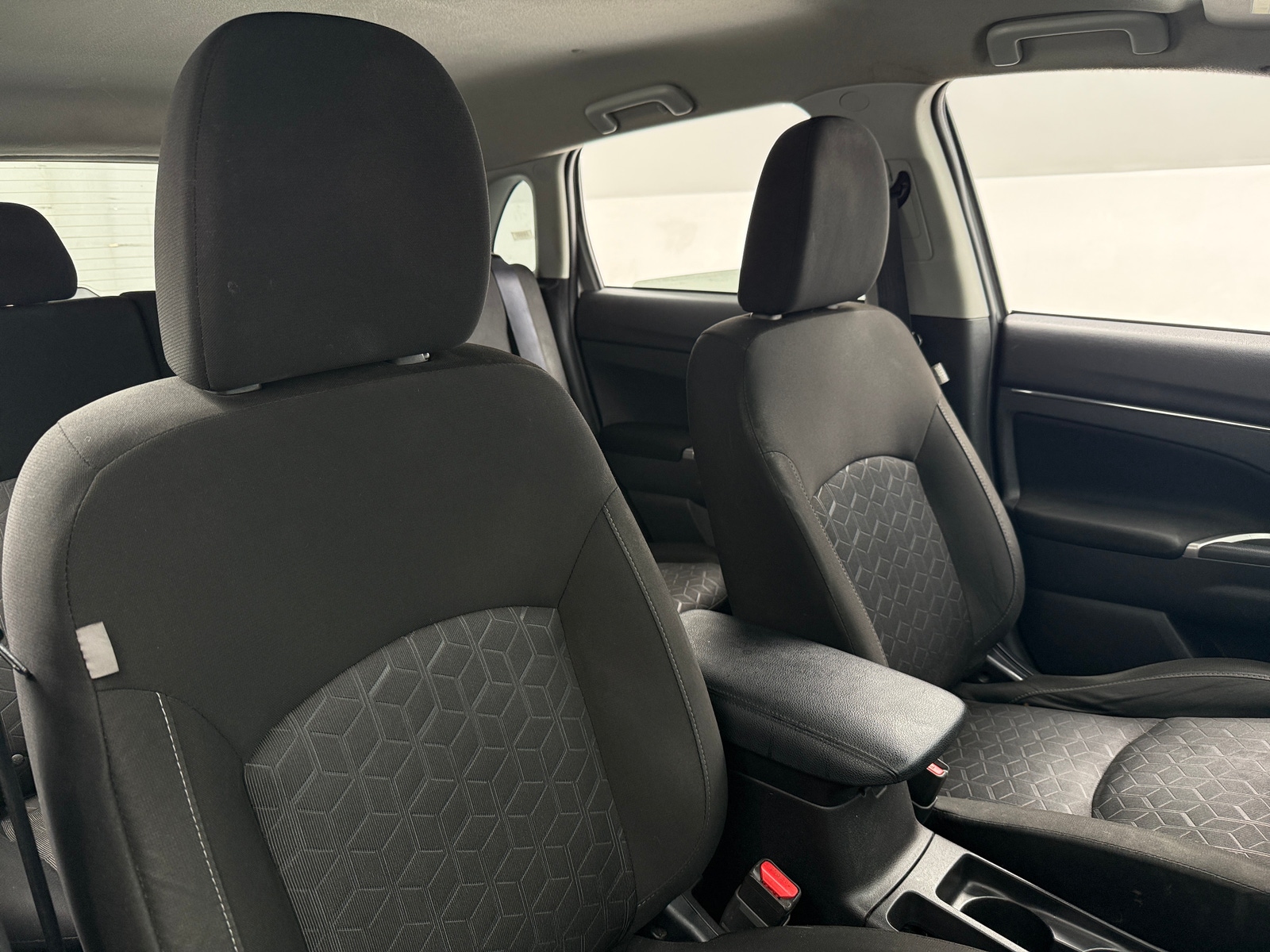 Thumbnail: 2020 Mitsubishi Outlander Sport - 2