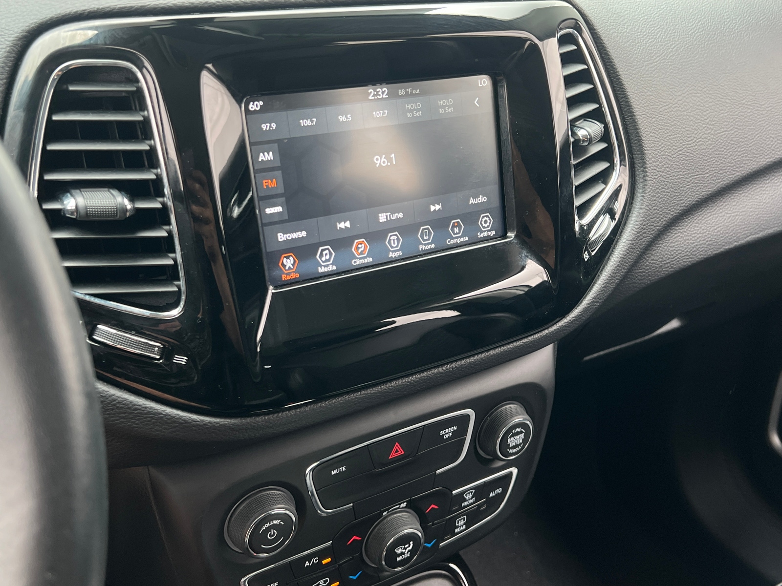 Thumbnail: 2019 Jeep Compass - 4