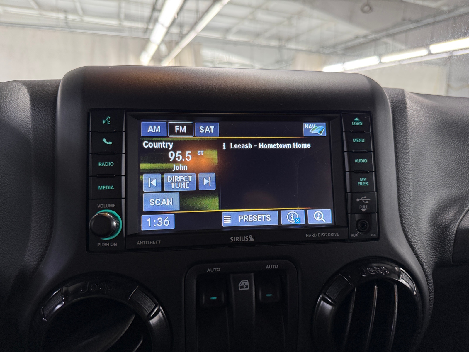 Thumbnail: 2017 Jeep Wrangler - 3
