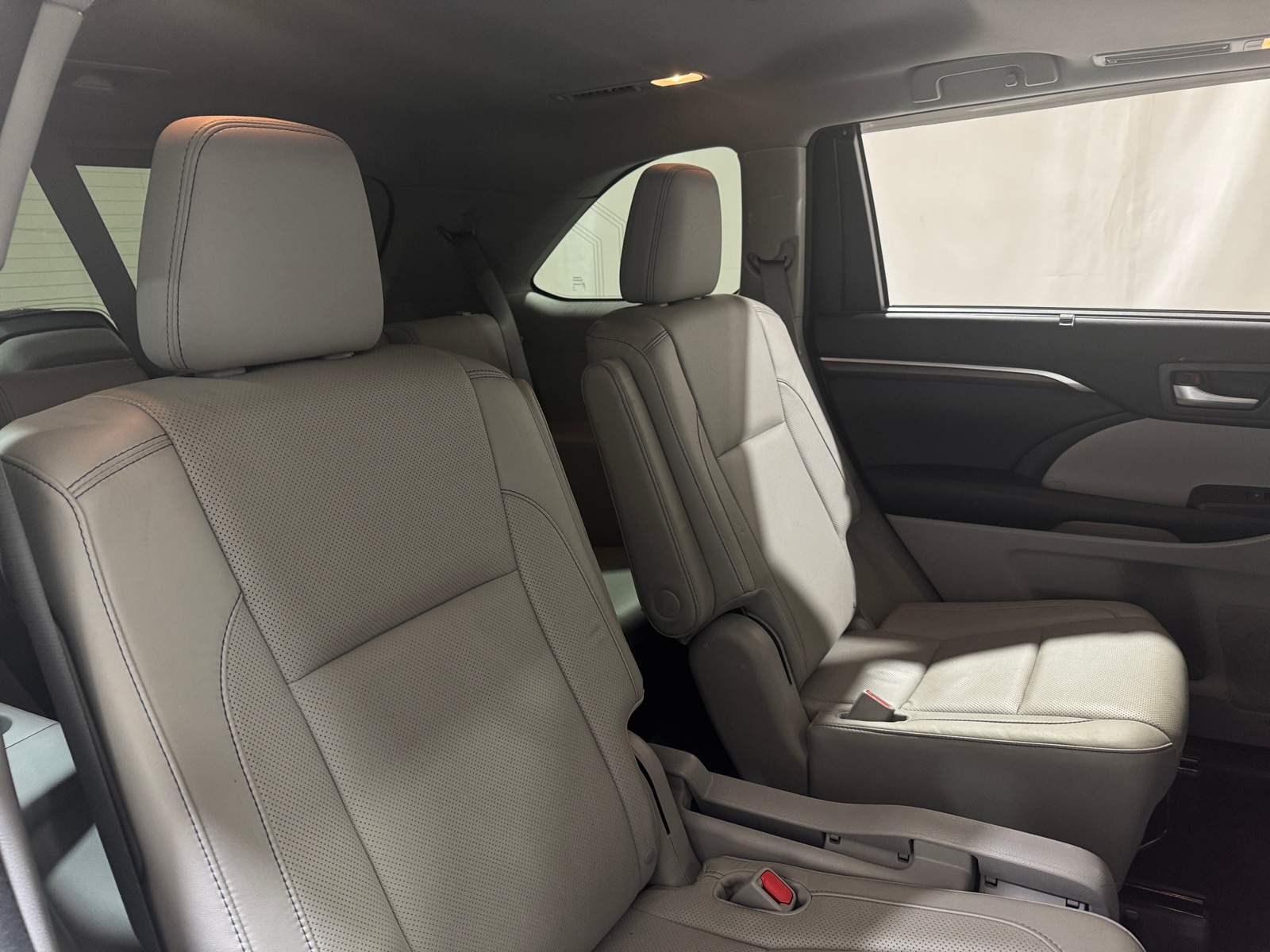 Thumbnail: 2016 Toyota Highlander - 5