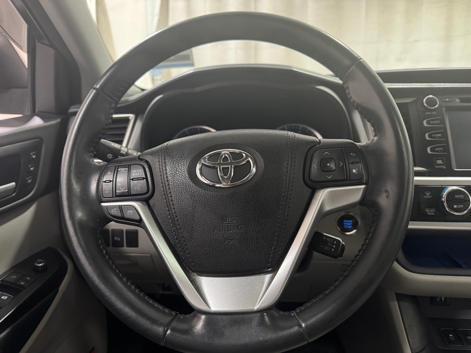 Thumbnail: 2016 Toyota Highlander - 4