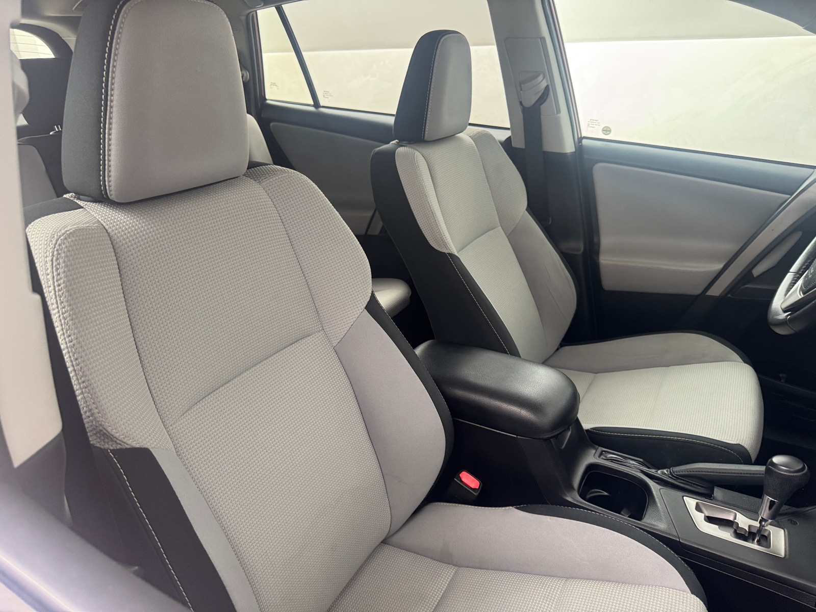 Thumbnail: 2018 Toyota RAV4 - 2
