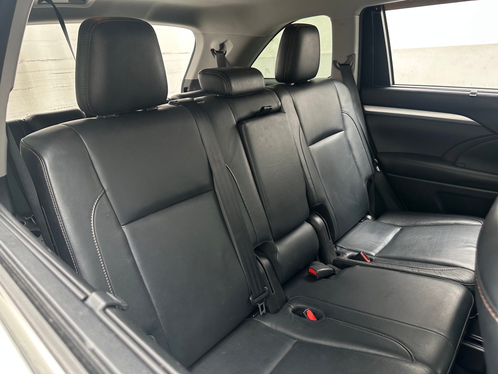Thumbnail: 2017 Toyota Highlander - 5